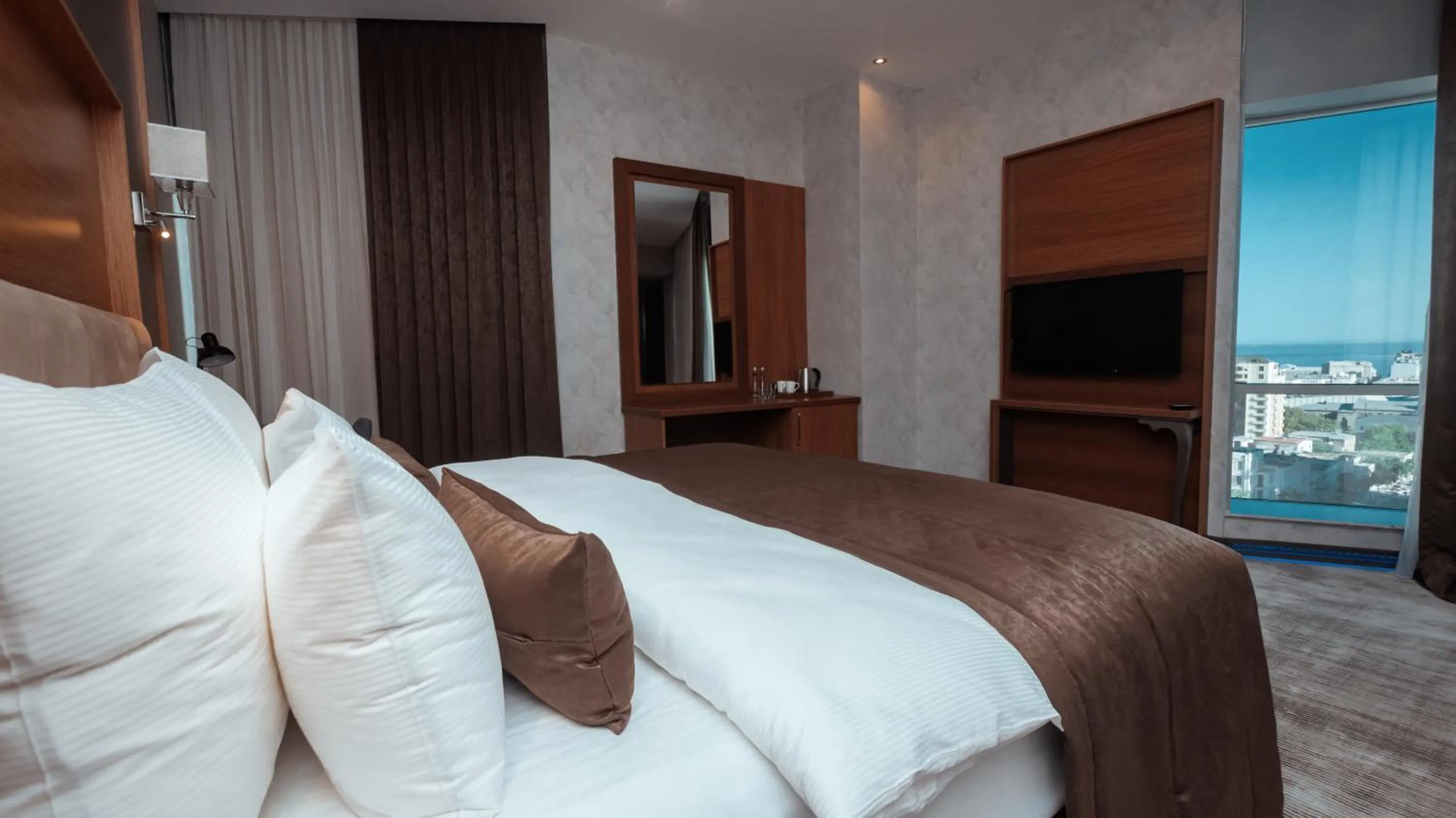 Bed in Midtown Hotel Baku