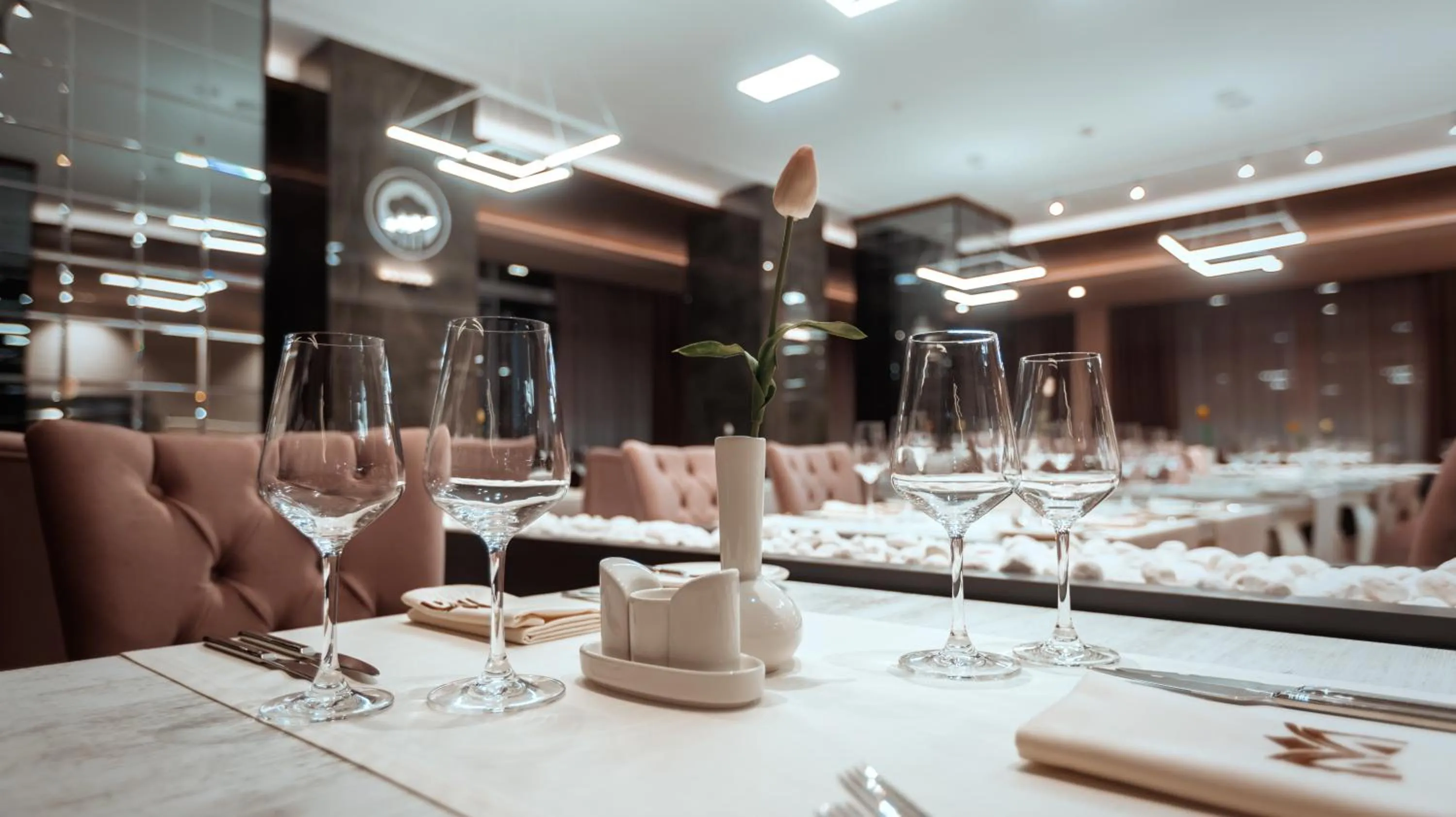 Restaurant/places to eat in Midtown Hotel Baku