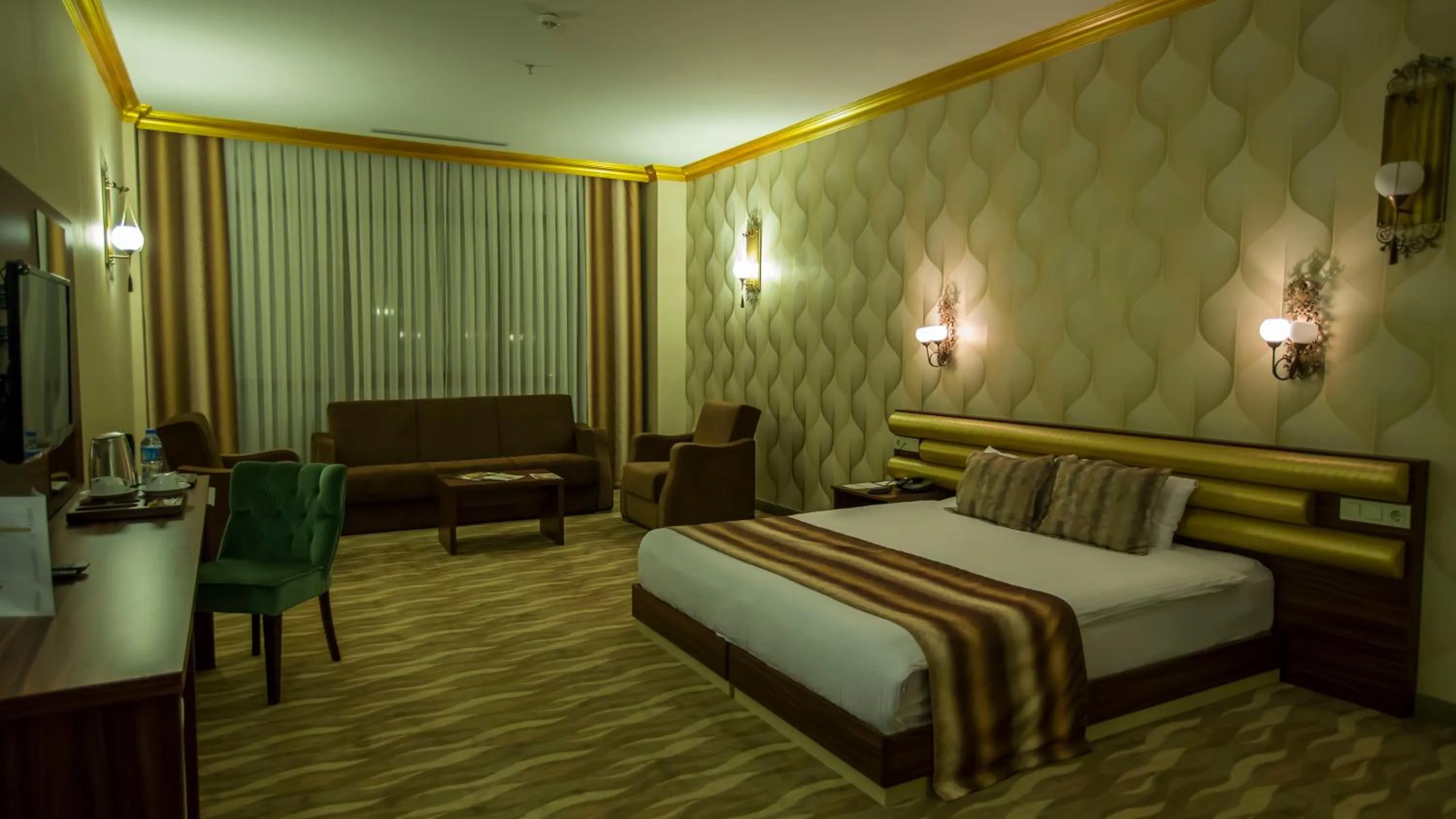 Seating area, Bed in Sarot Termal Park Resort & Spa - Halal Hotel