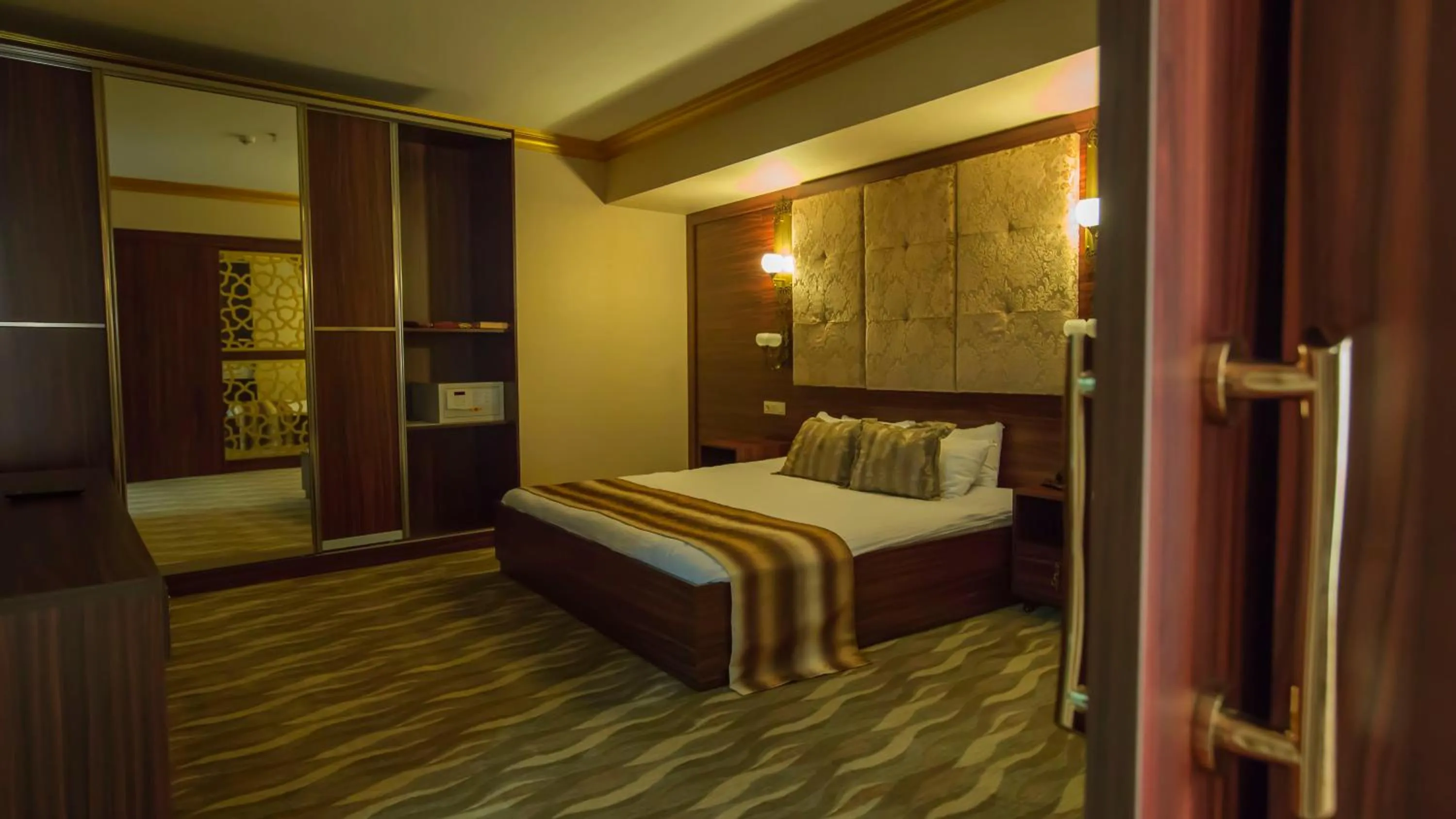 Photo of the whole room, Bed in Sarot Termal Park Resort & Spa - Halal Hotel