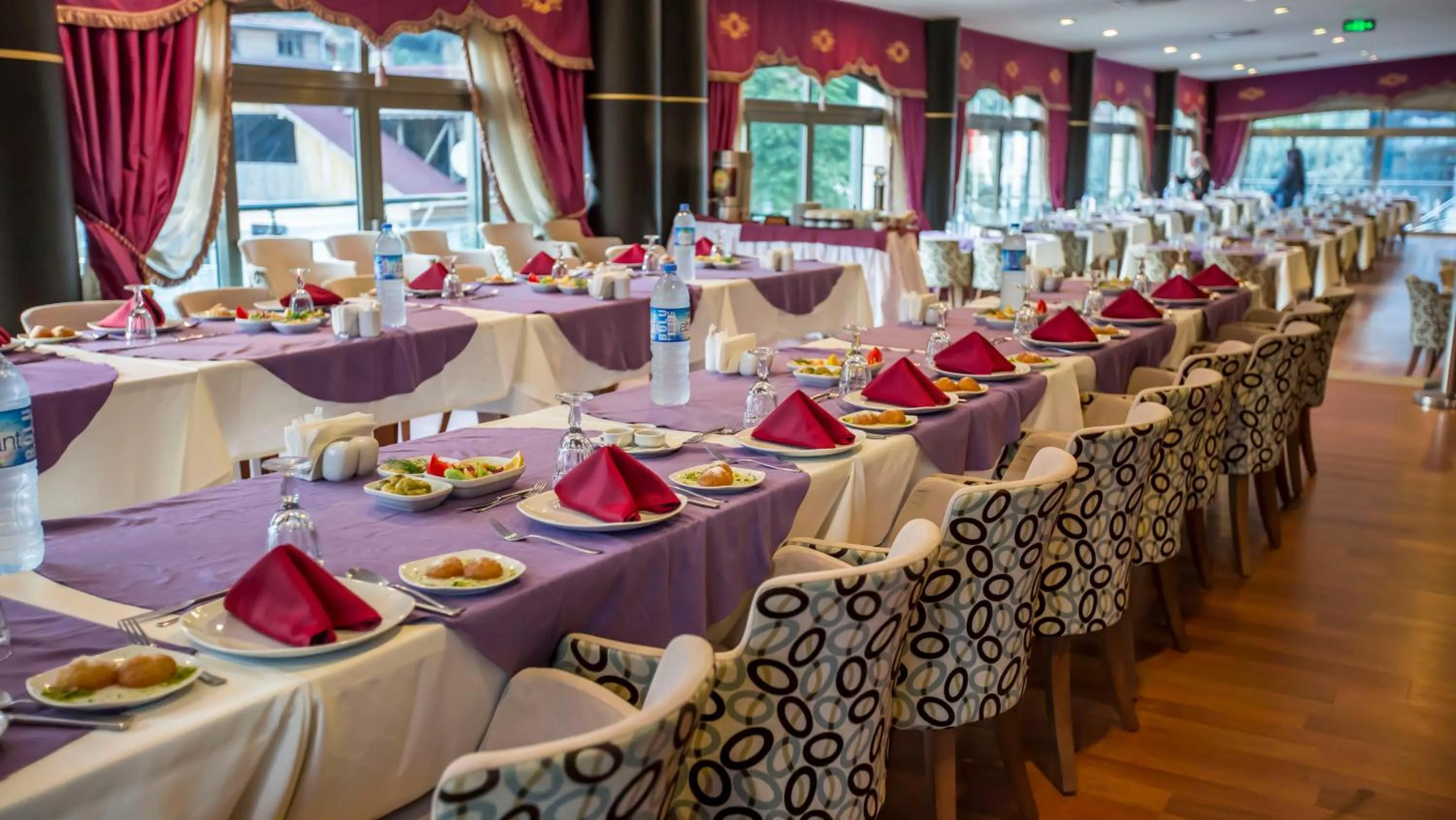 Restaurant/places to eat in Sarot Termal Park Resort & Spa - Halal Hotel