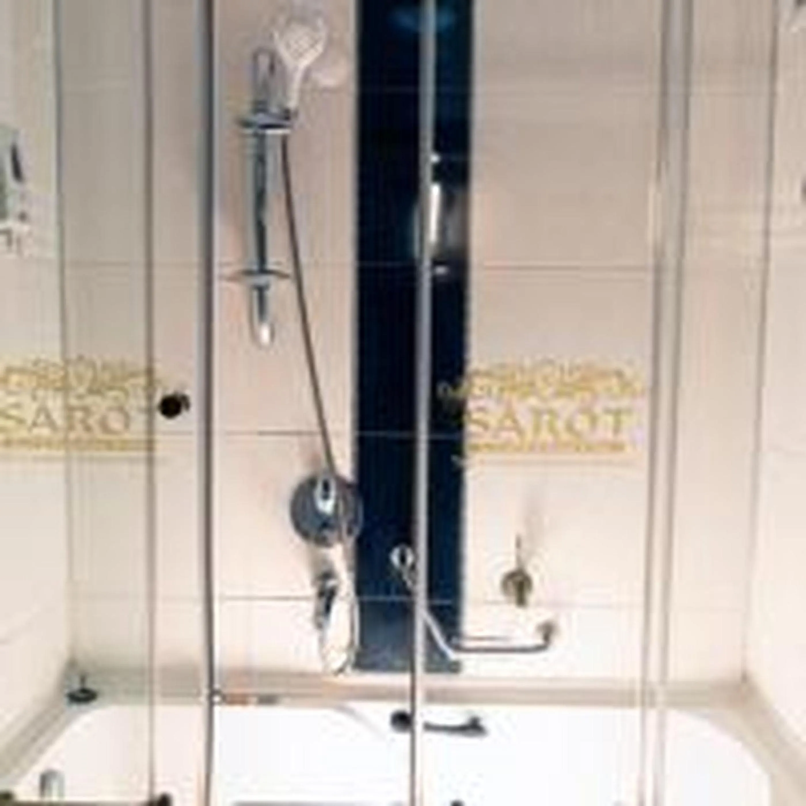 Shower in Sarot Termal Park Resort & Spa - Halal Hotel