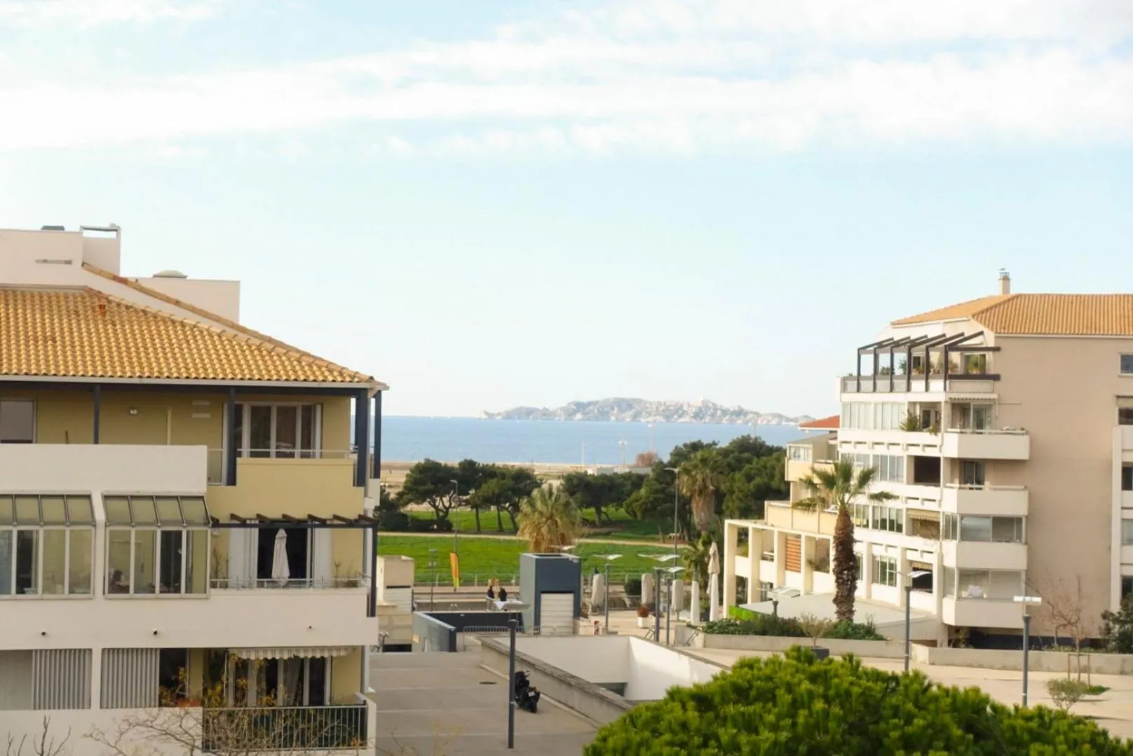 Sea view in Comfort Aparthotel Marseille Prado