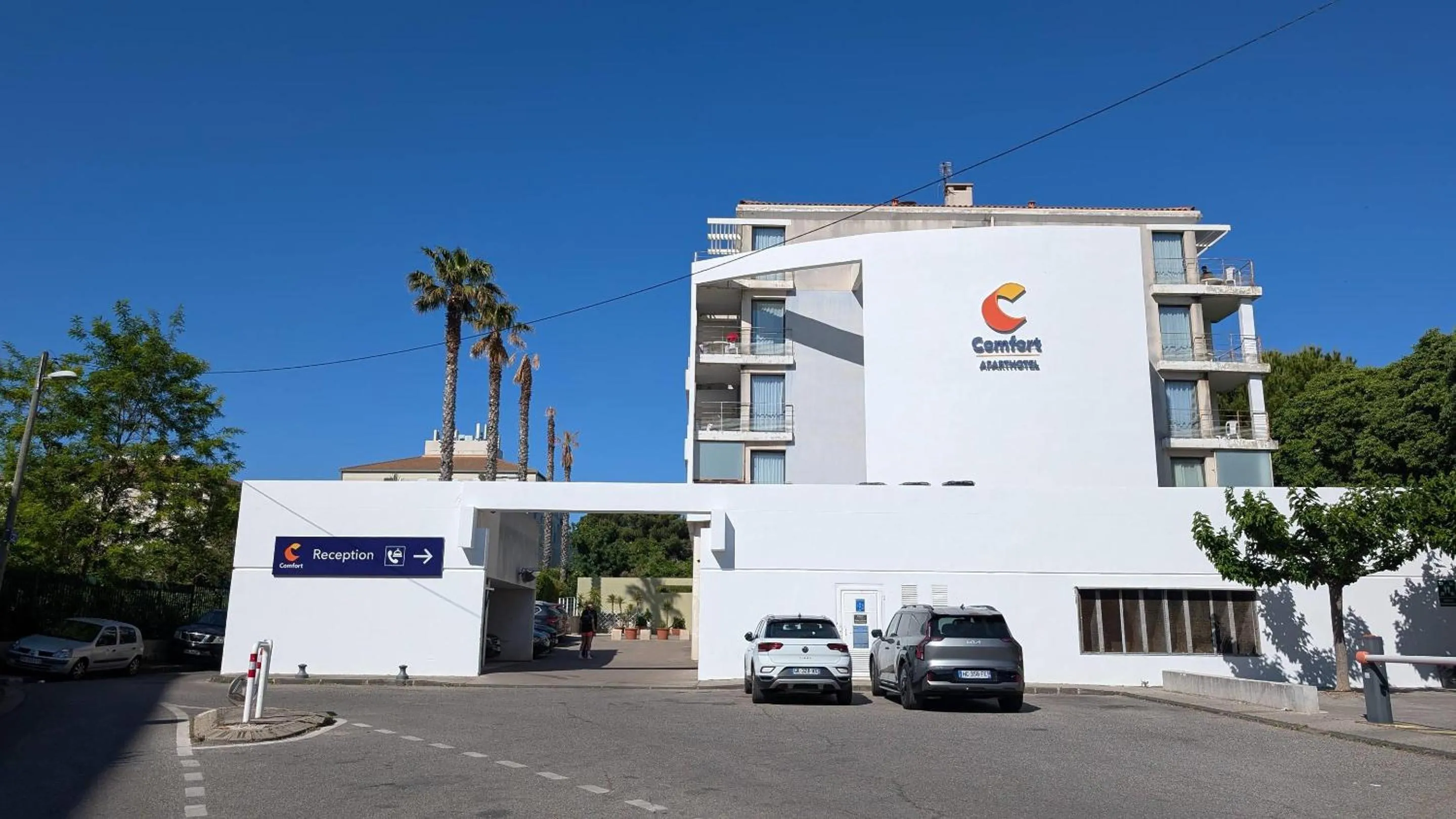 Property building in Comfort Aparthotel Marseille Prado