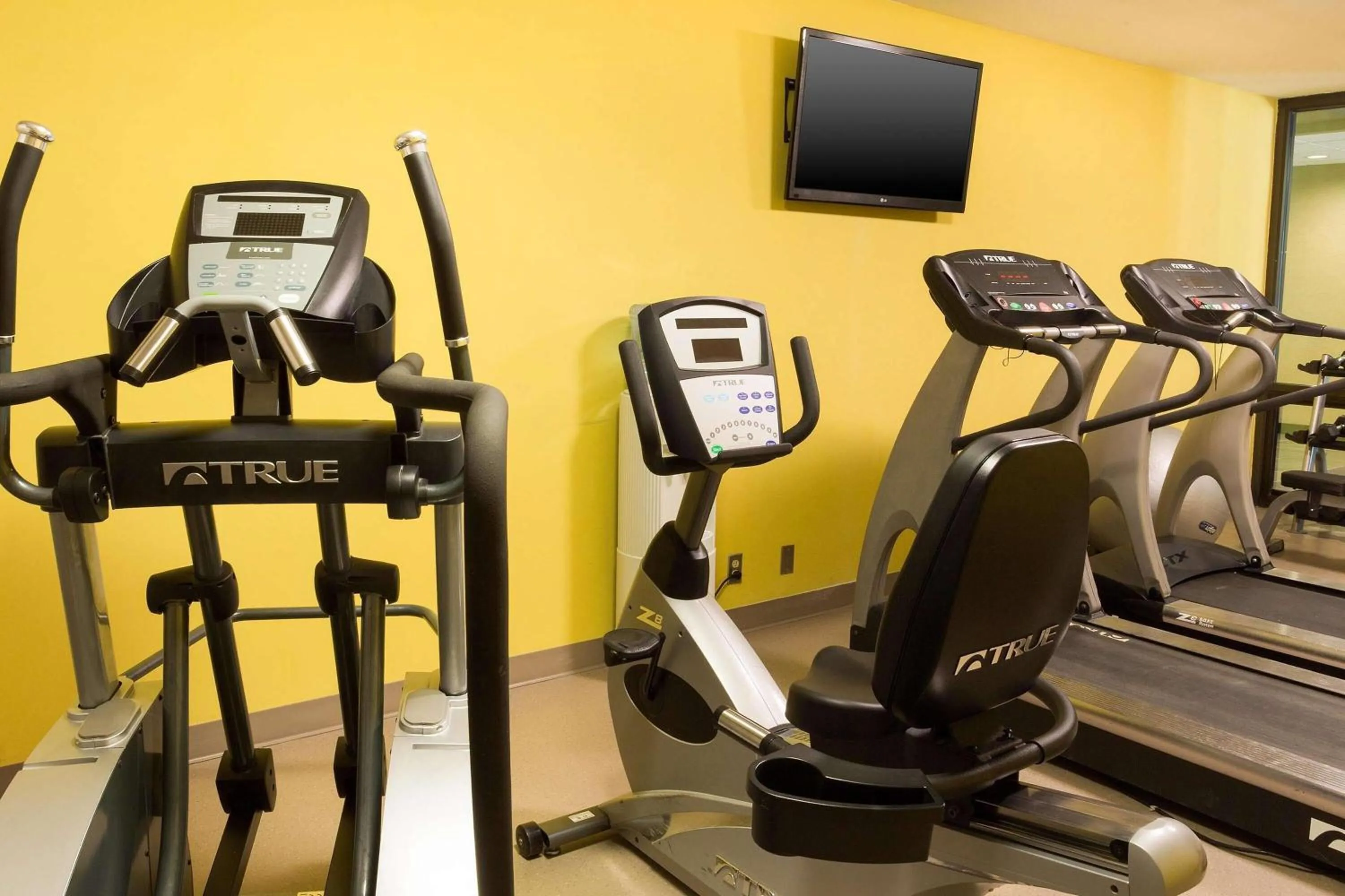 Fitness centre/facilities in Heritage Inn & Suites San Antonio Airport, Trademark Wyndham