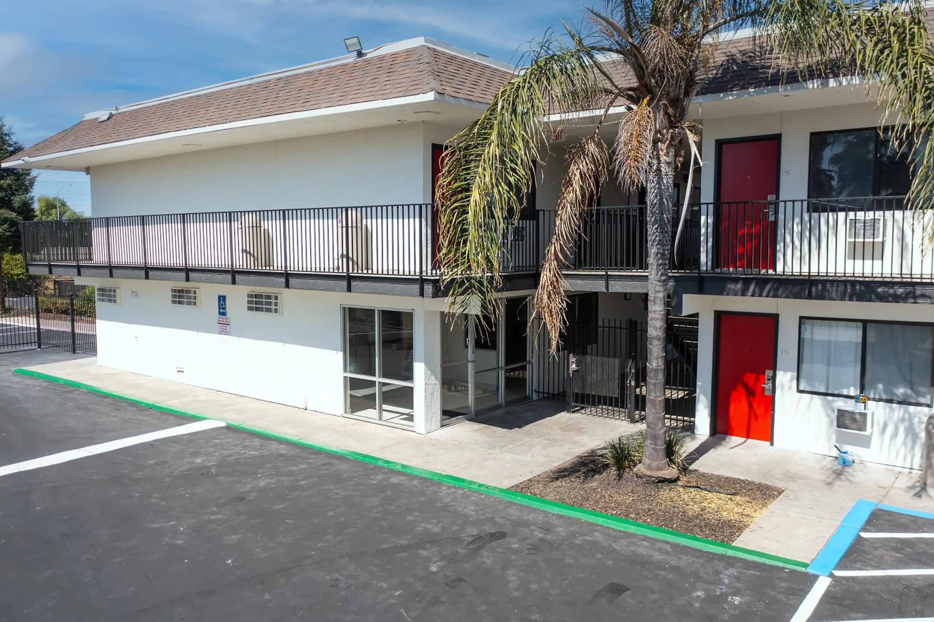 Property building in Econo Lodge Stockton near I-5 Fairgrounds