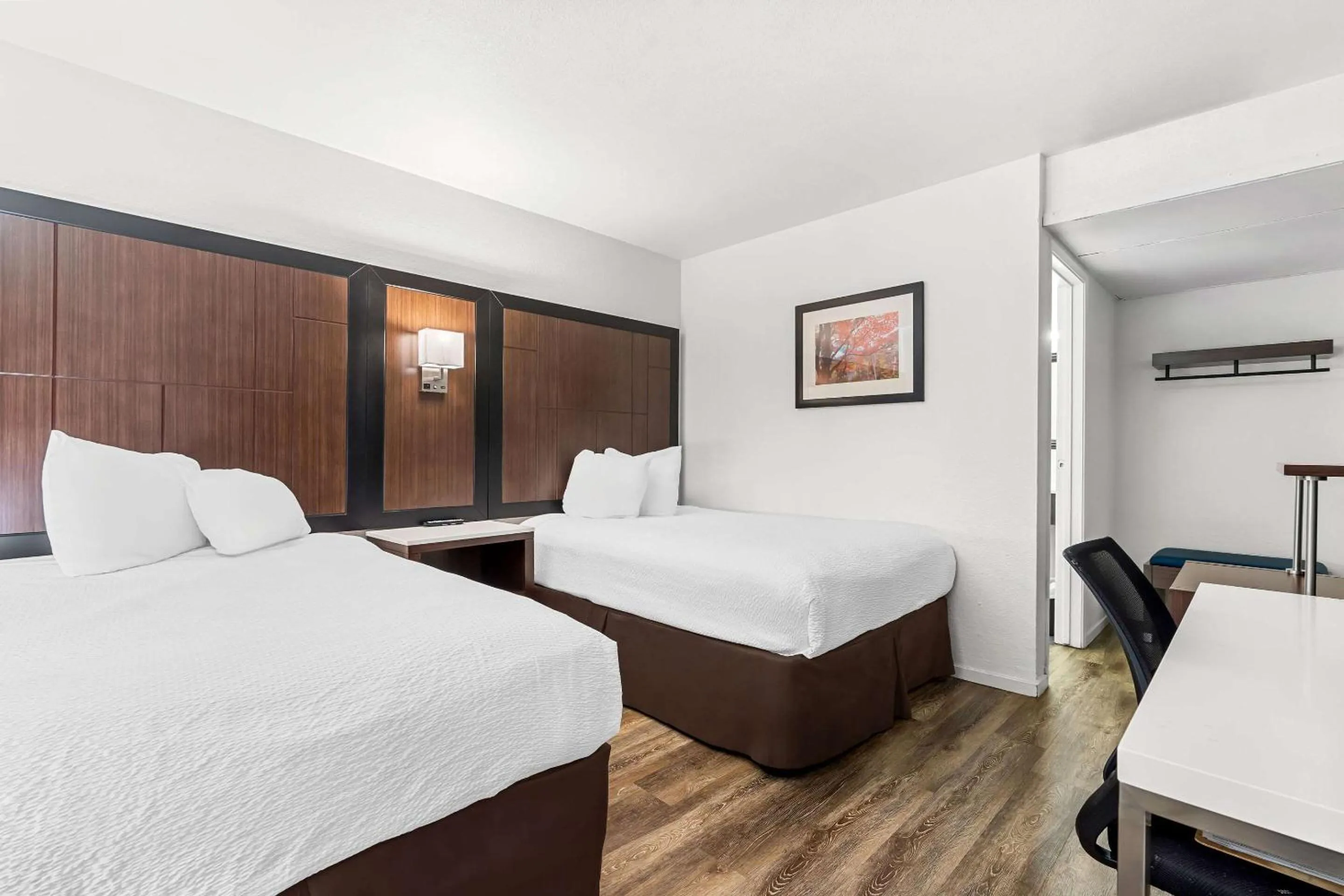 Bedroom, Bed in Econo Lodge Stockton near I-5 Fairgrounds