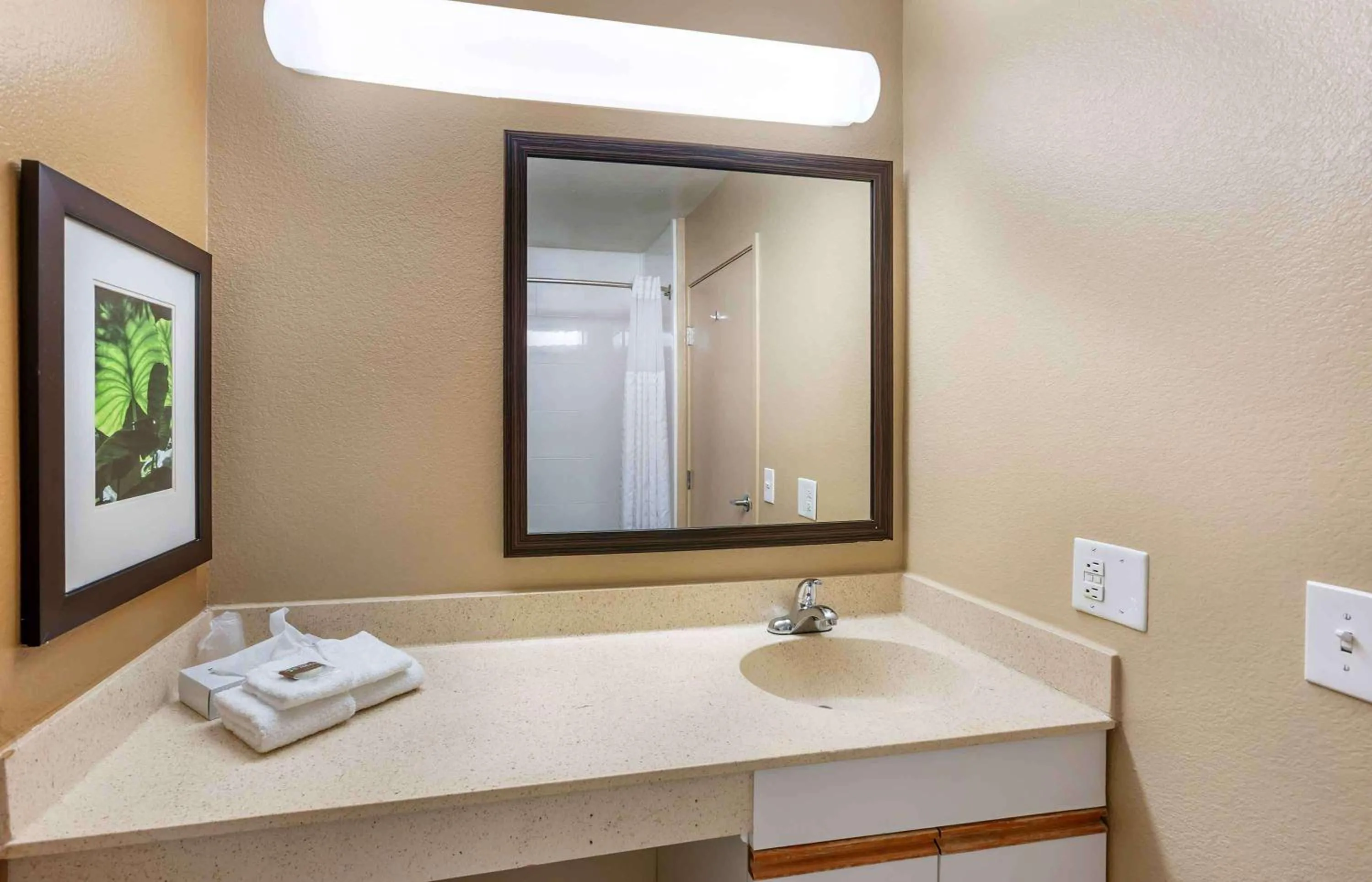Bathroom in Extended Stay America Select Suites - Phoenix - Mesa - West