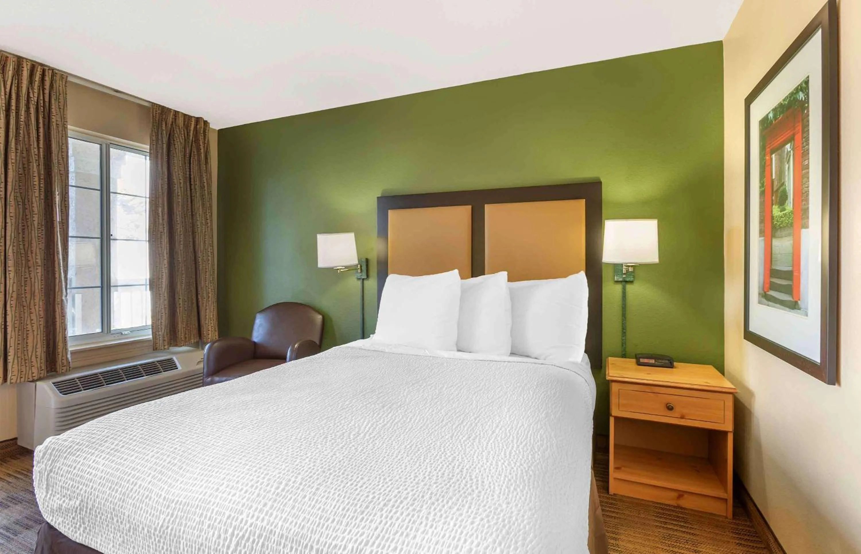 Bedroom, Bed in Extended Stay America Select Suites - Phoenix - Mesa - West