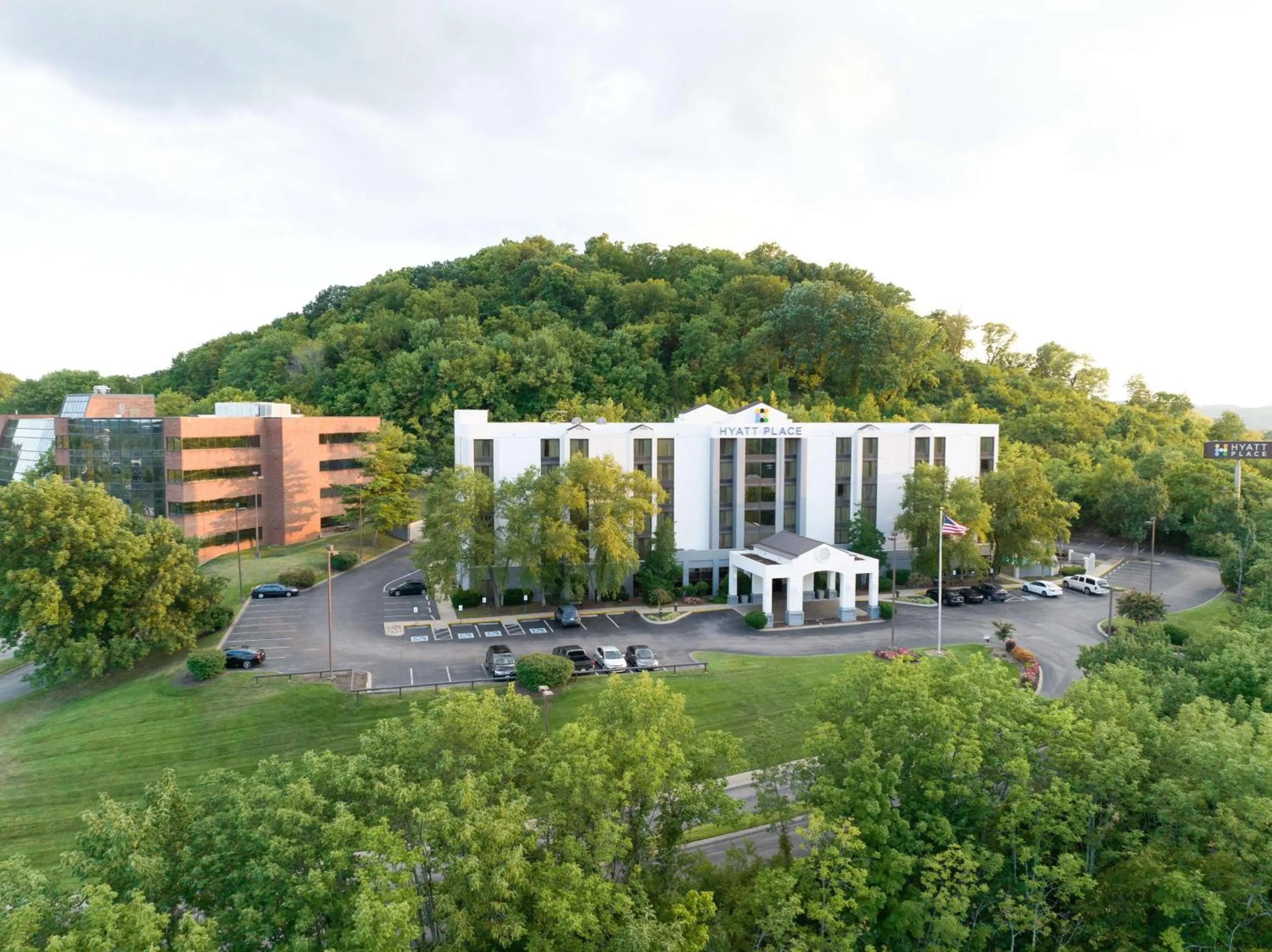 Property building in Hyatt Place Nashville Brentwood