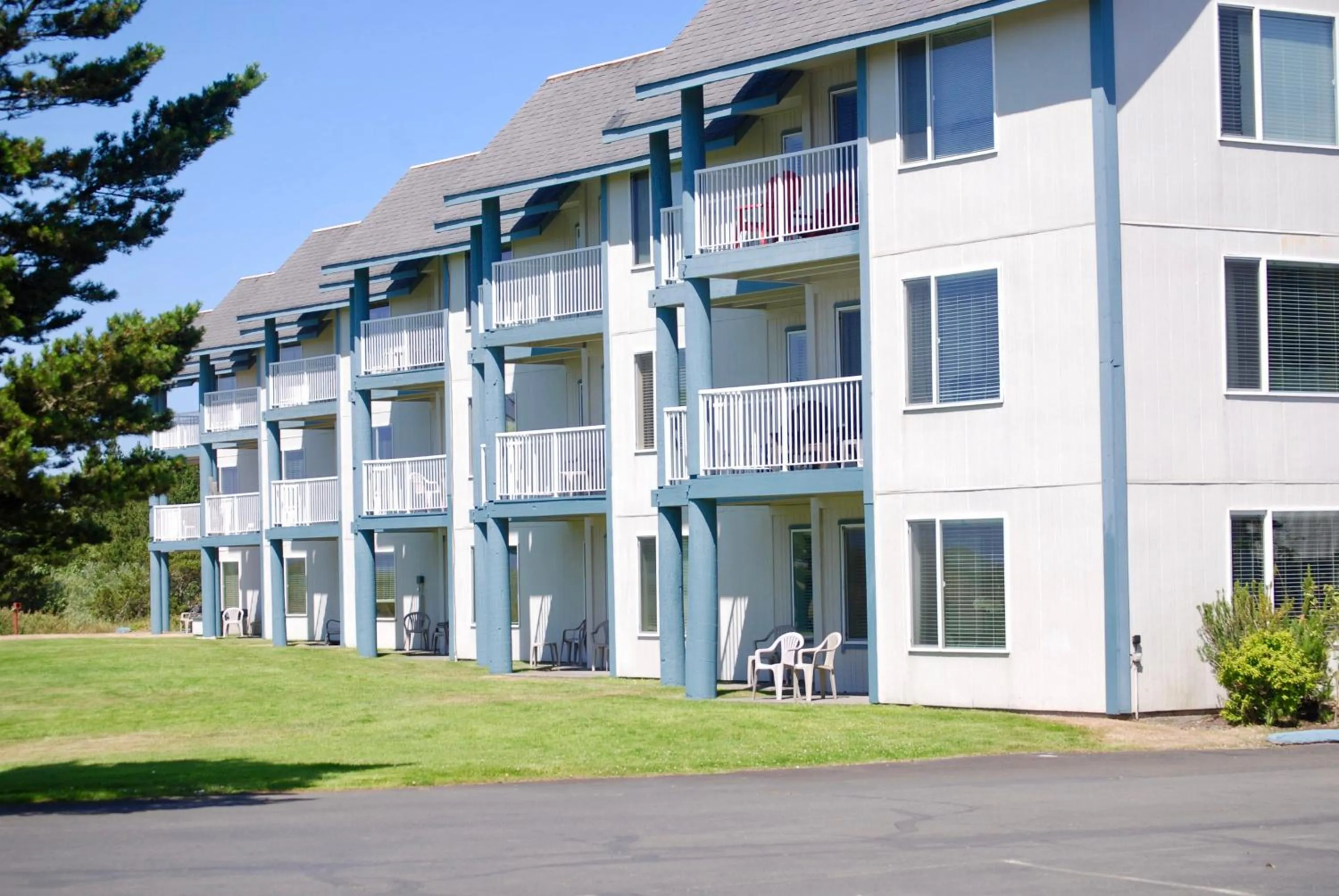 Property building in The Breakers Long Beach