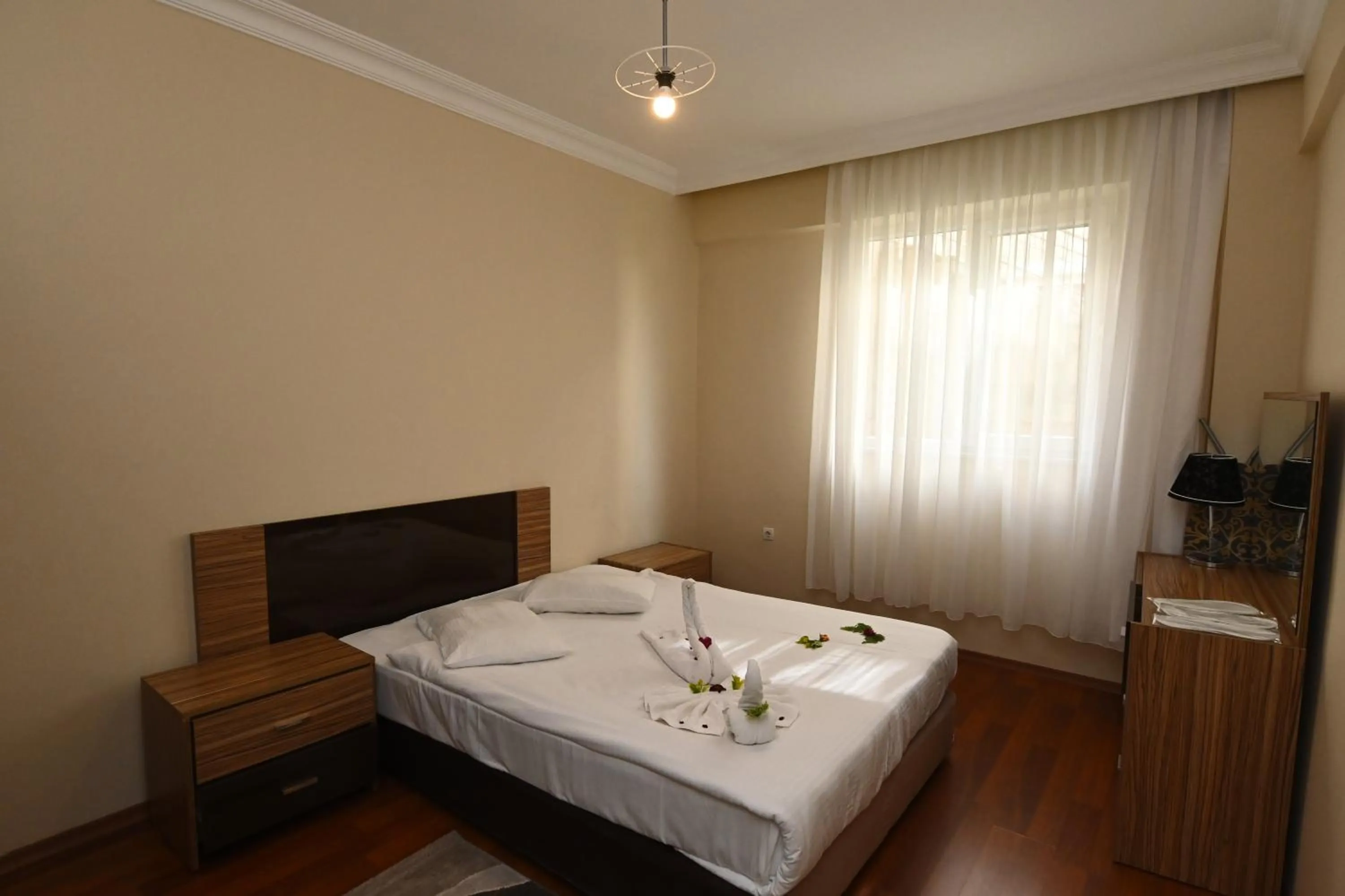 Bedroom, Bed in Sarot Thermal Vadi Tatil Koyu - Halal Hotel