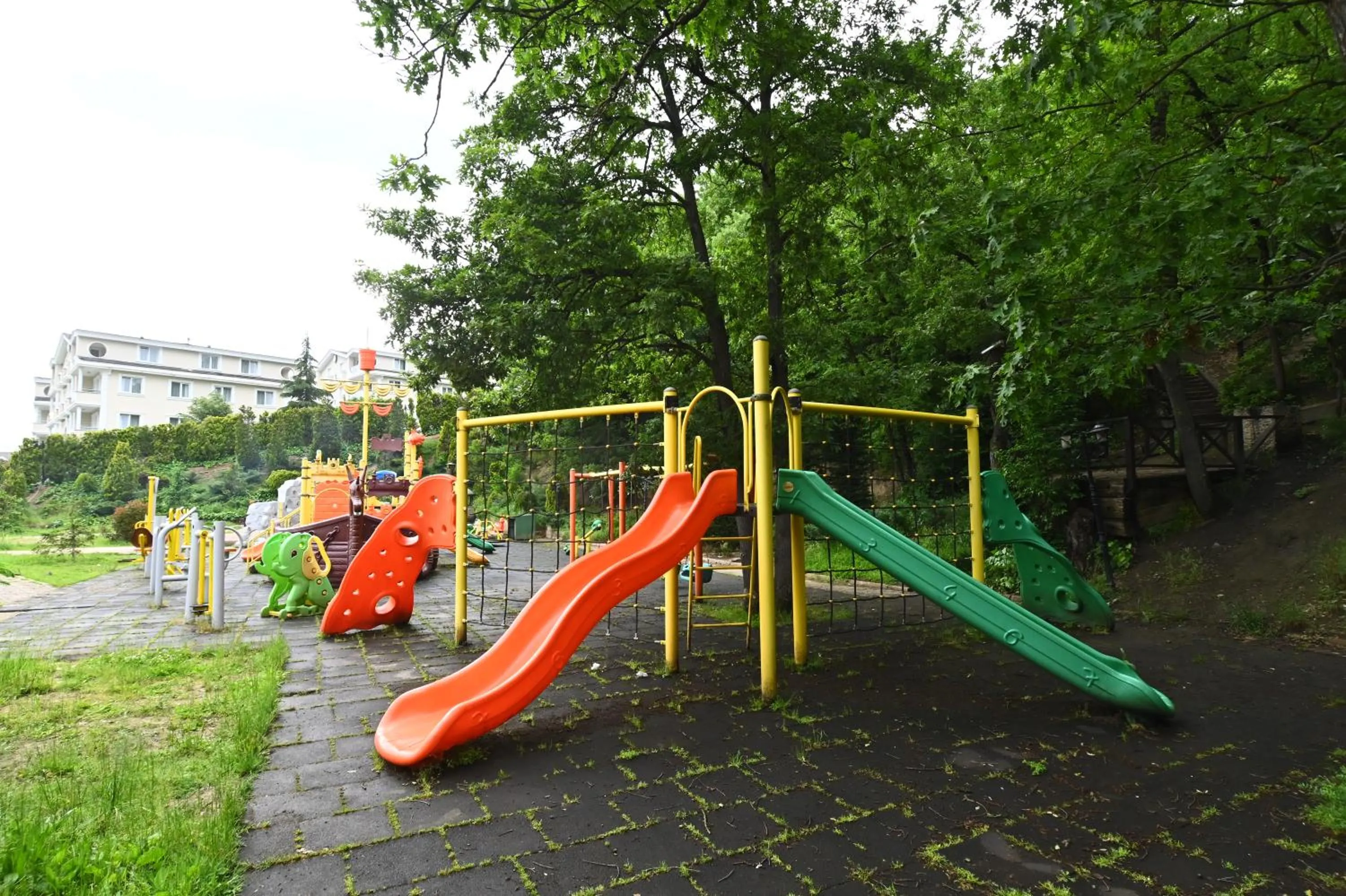 Children play ground in Sarot Thermal Vadi Tatil Koyu - Halal Hotel