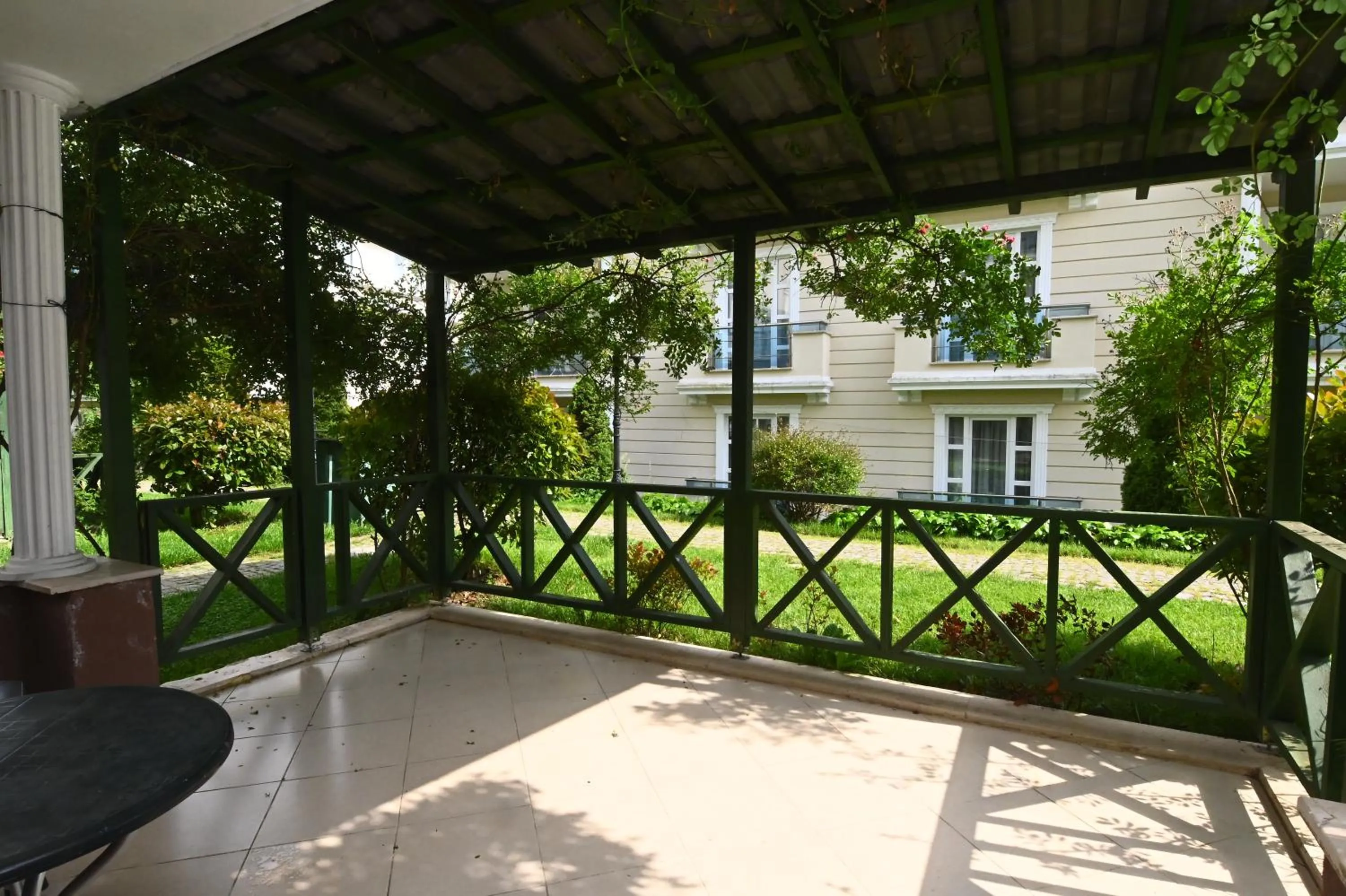 Balcony/Terrace in Sarot Thermal Vadi Tatil Koyu - Halal Hotel