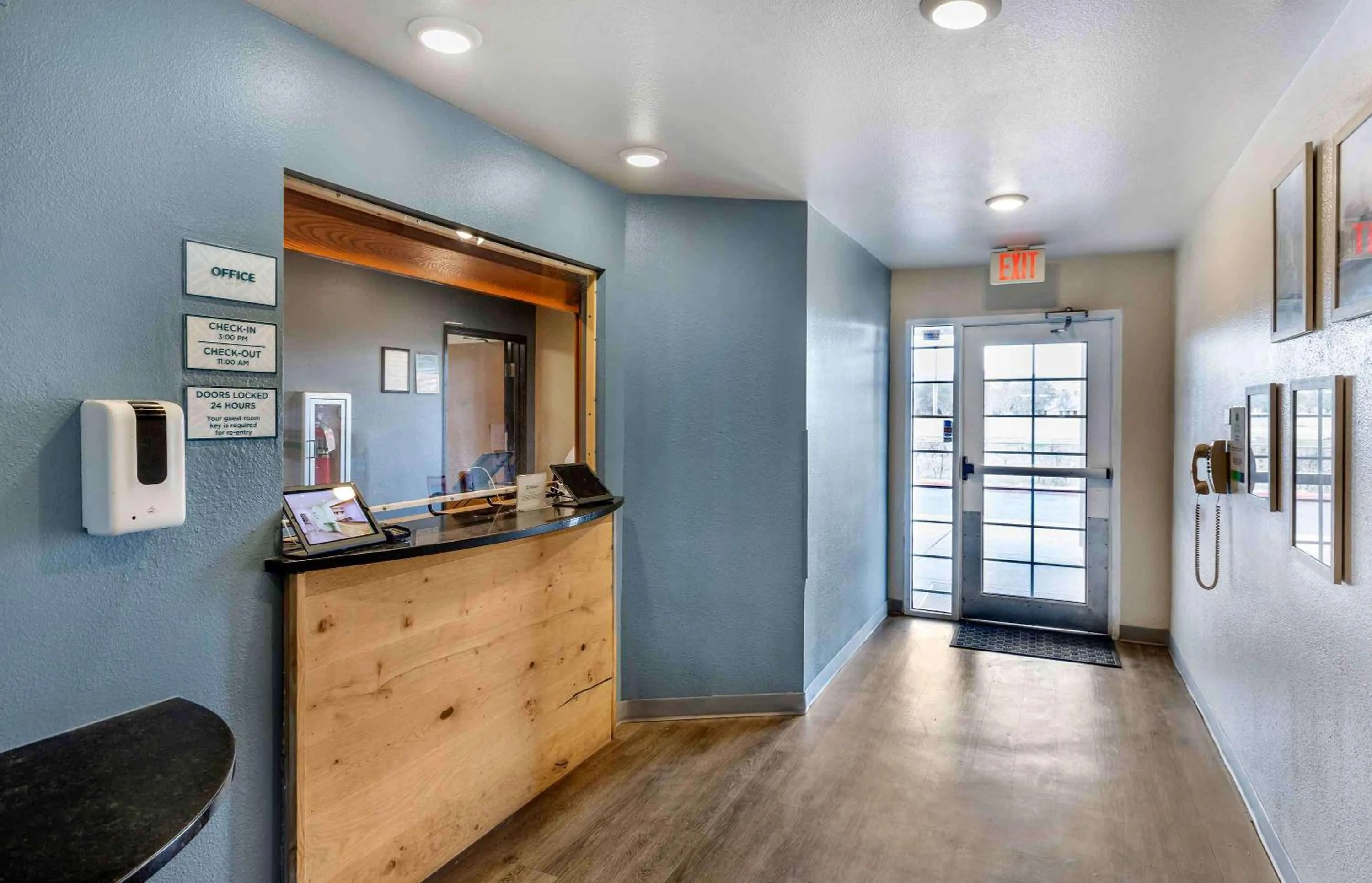 Lobby or reception in Studio 6 Bossier City, LA - Shreveport