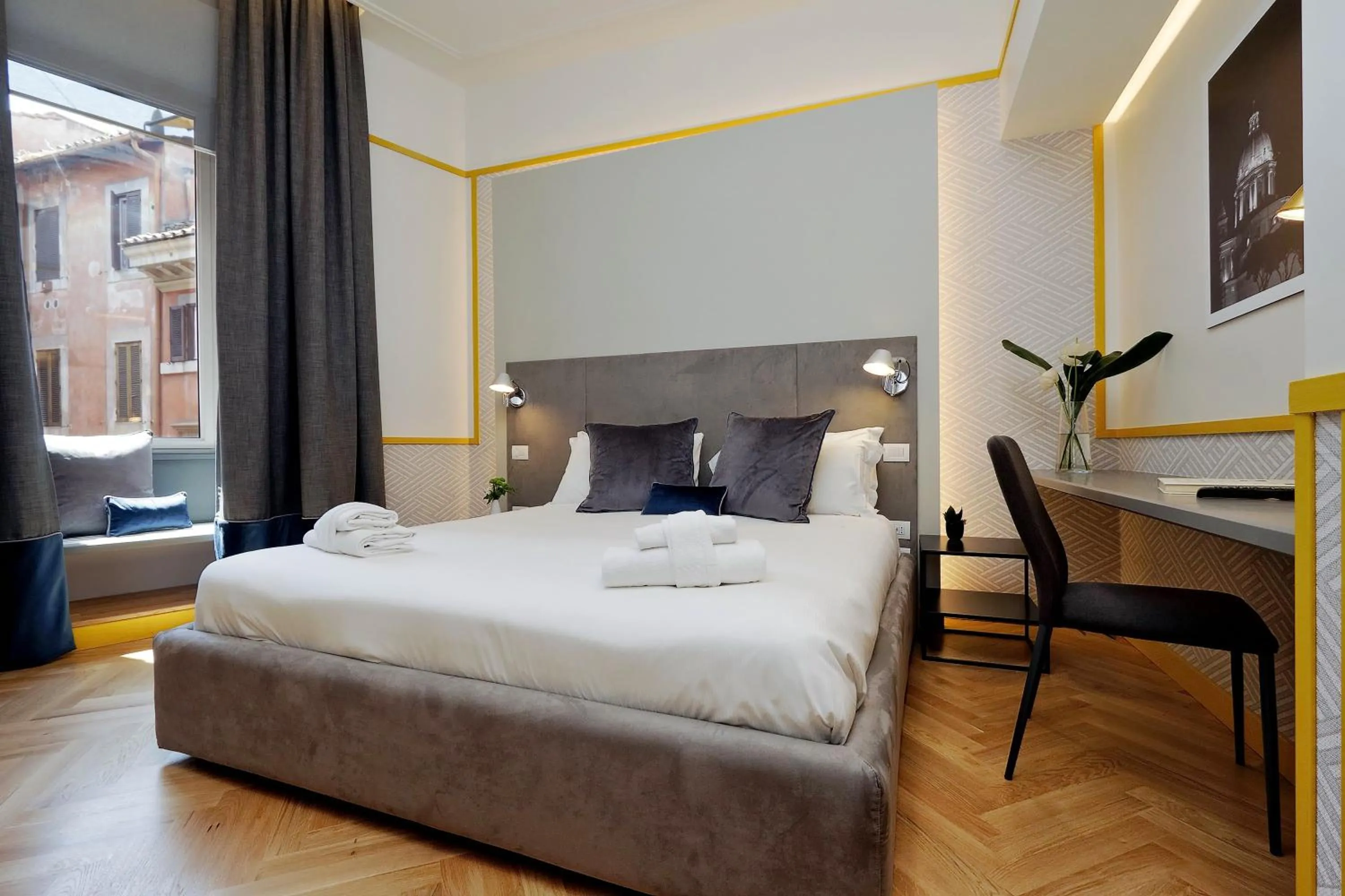 Bed in Roma Five Suites