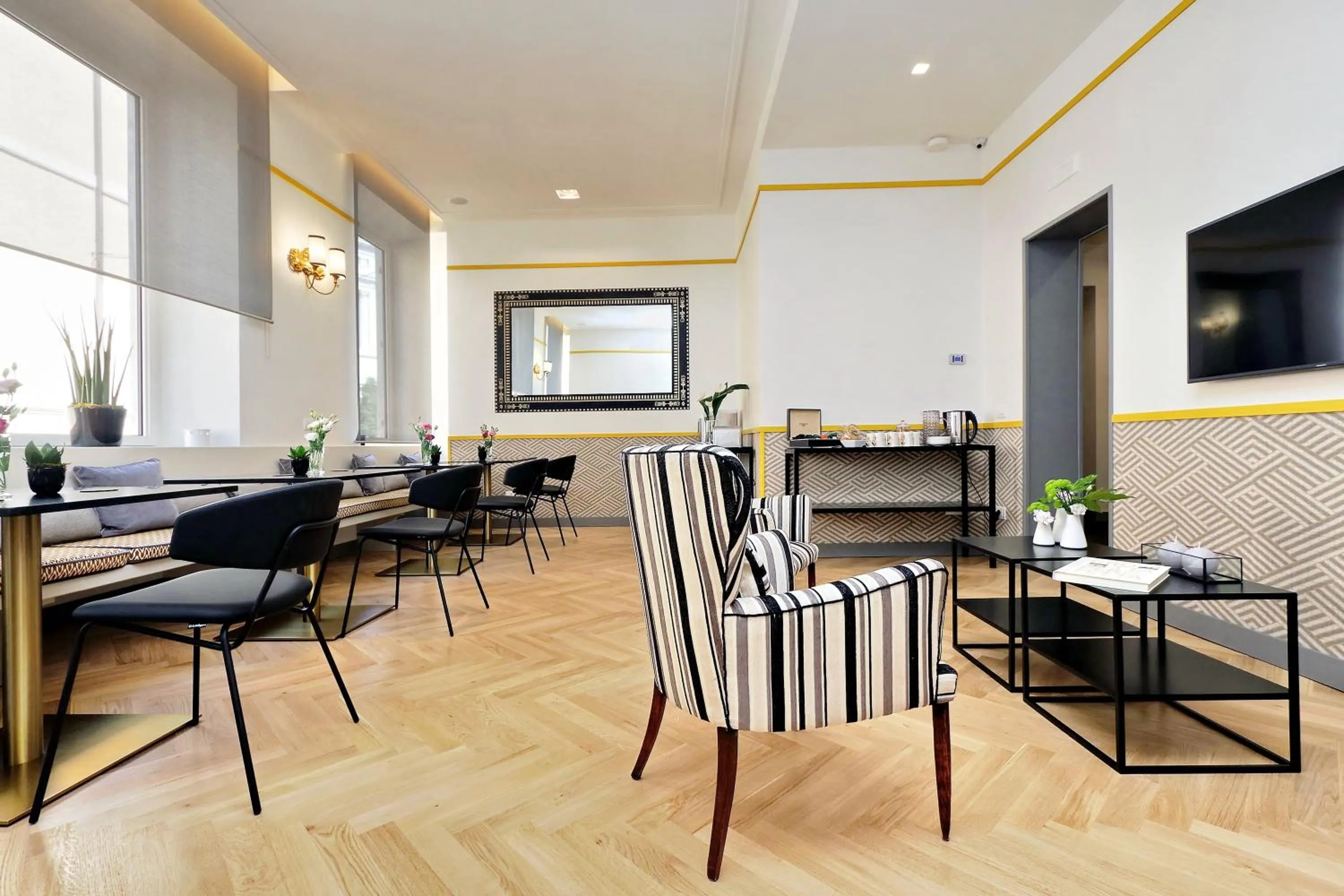 Restaurant/places to eat in Roma Five Suites