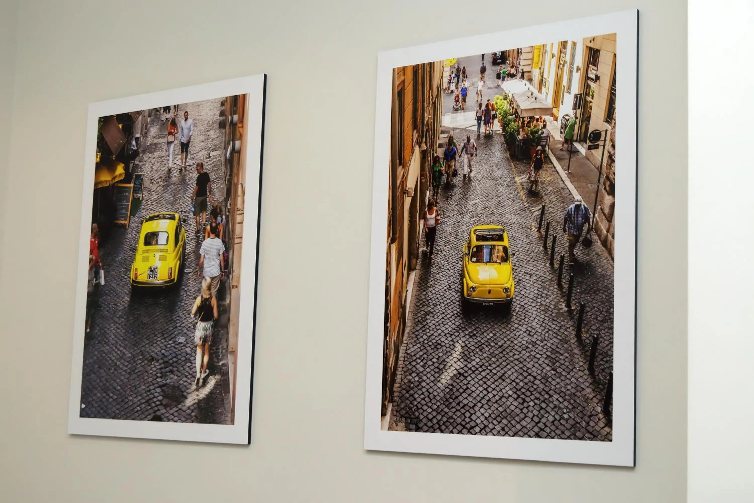 Communal lounge/ TV room in Roma Five Suites