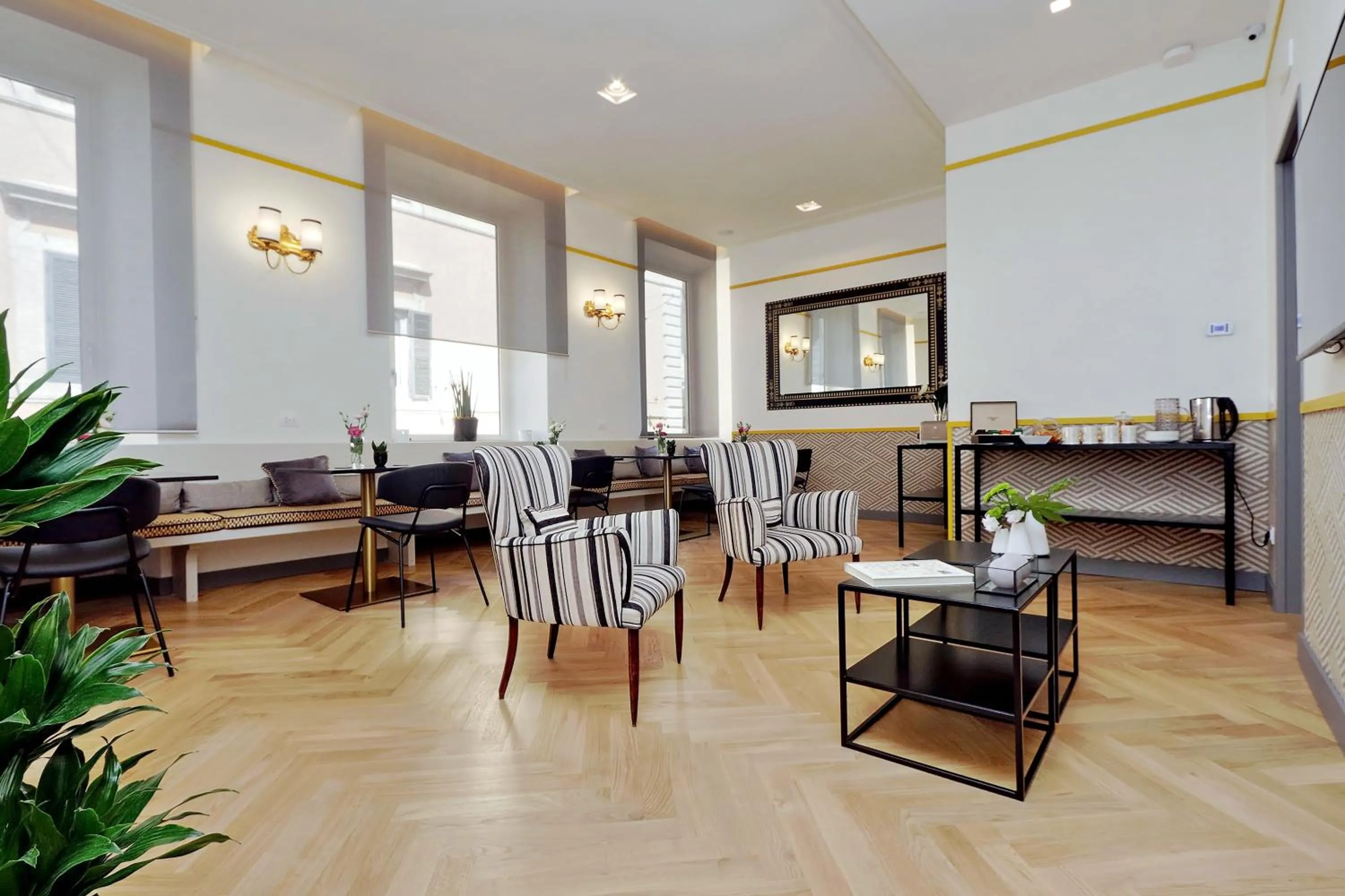 Lobby or reception in Roma Five Suites