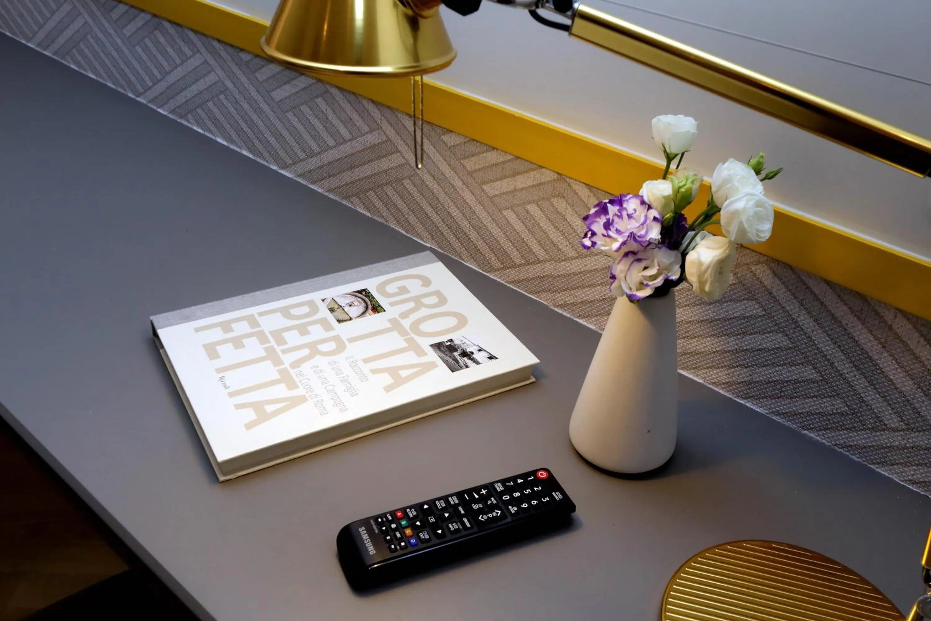 Decorative detail in Roma Five Suites