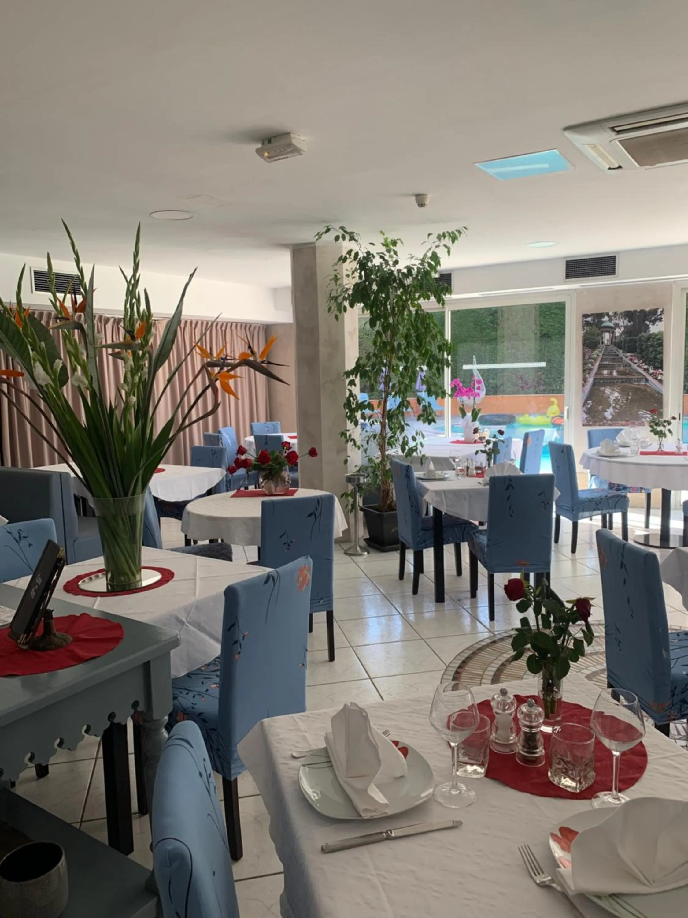 Restaurant/places to eat in Hôtel Restaurant de la Mer