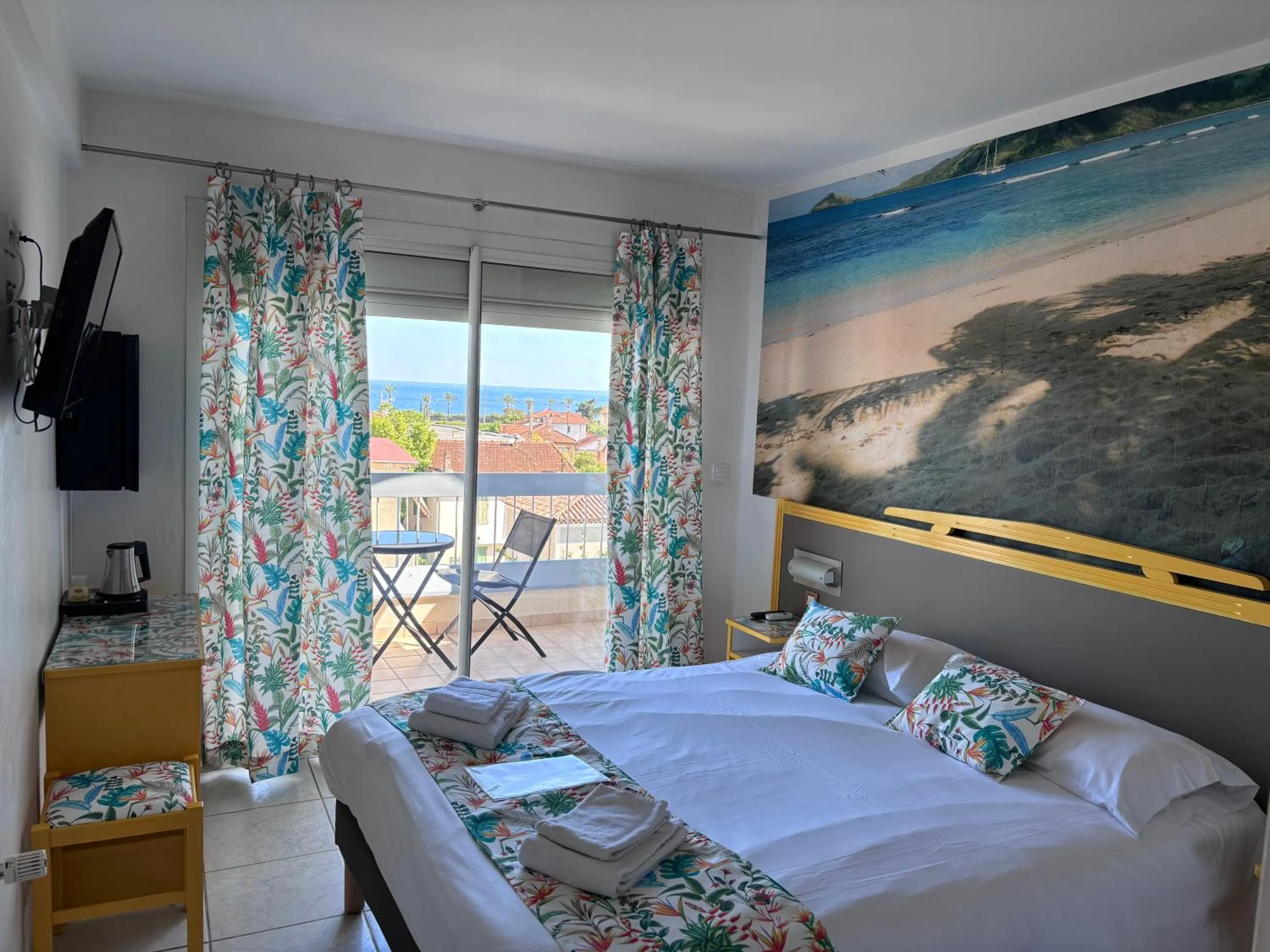 Property building, Bed in Hôtel Restaurant de la Mer