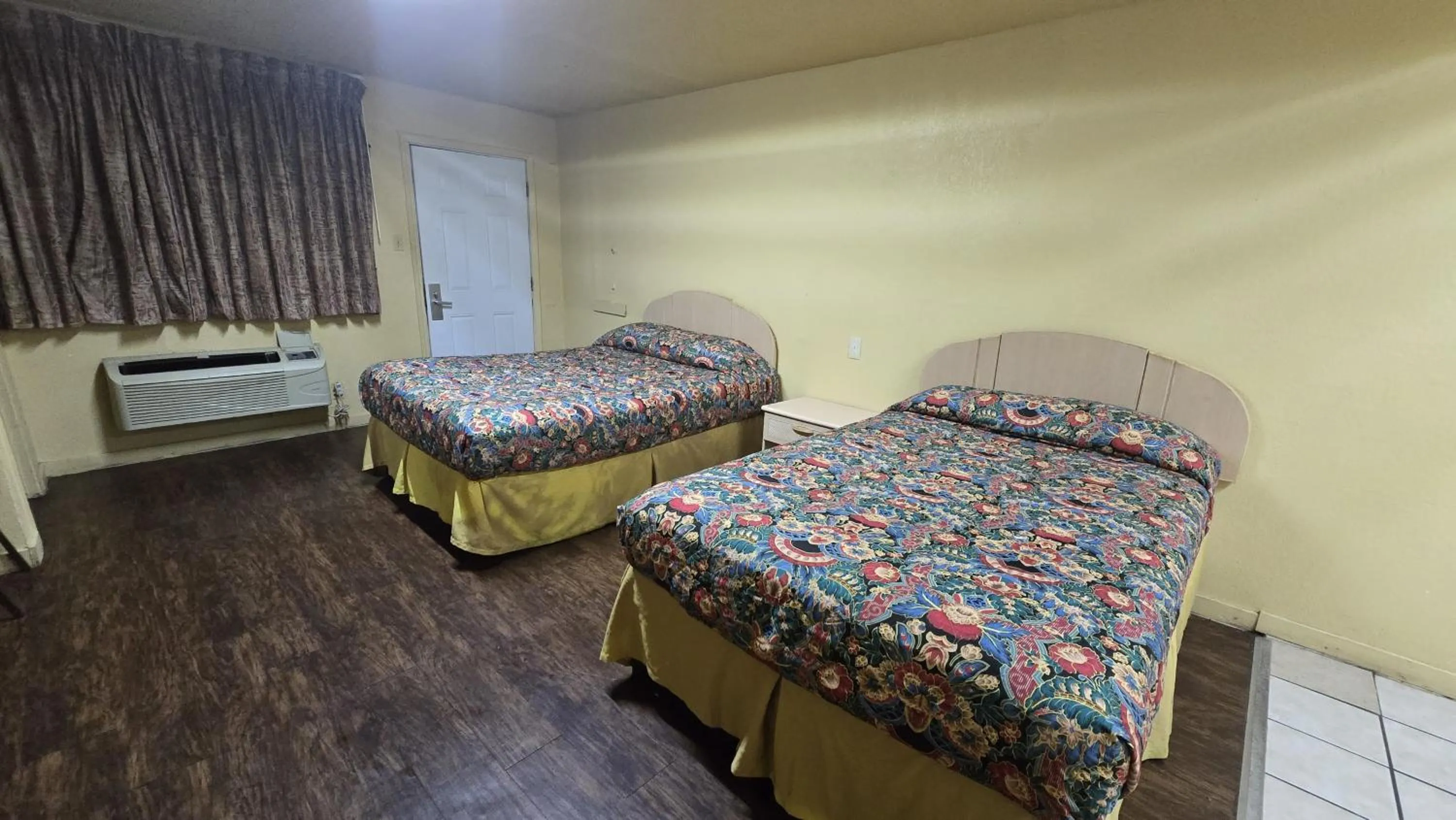 2 Queen Beds Non-Smoking in Super 7 Inn By OYO San Antonio NW Medical Center