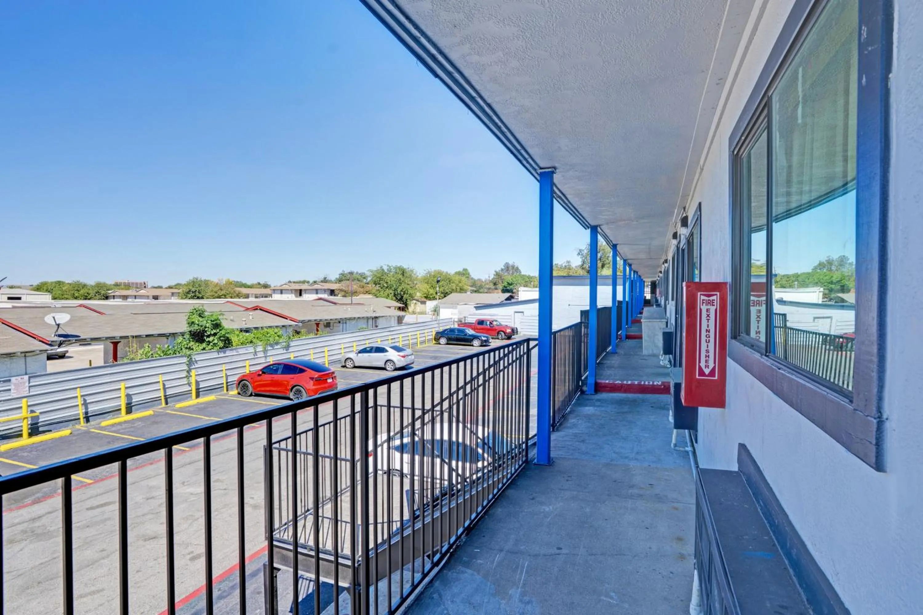 Balcony/Terrace in Super 7 Inn By OYO San Antonio NW Medical Center