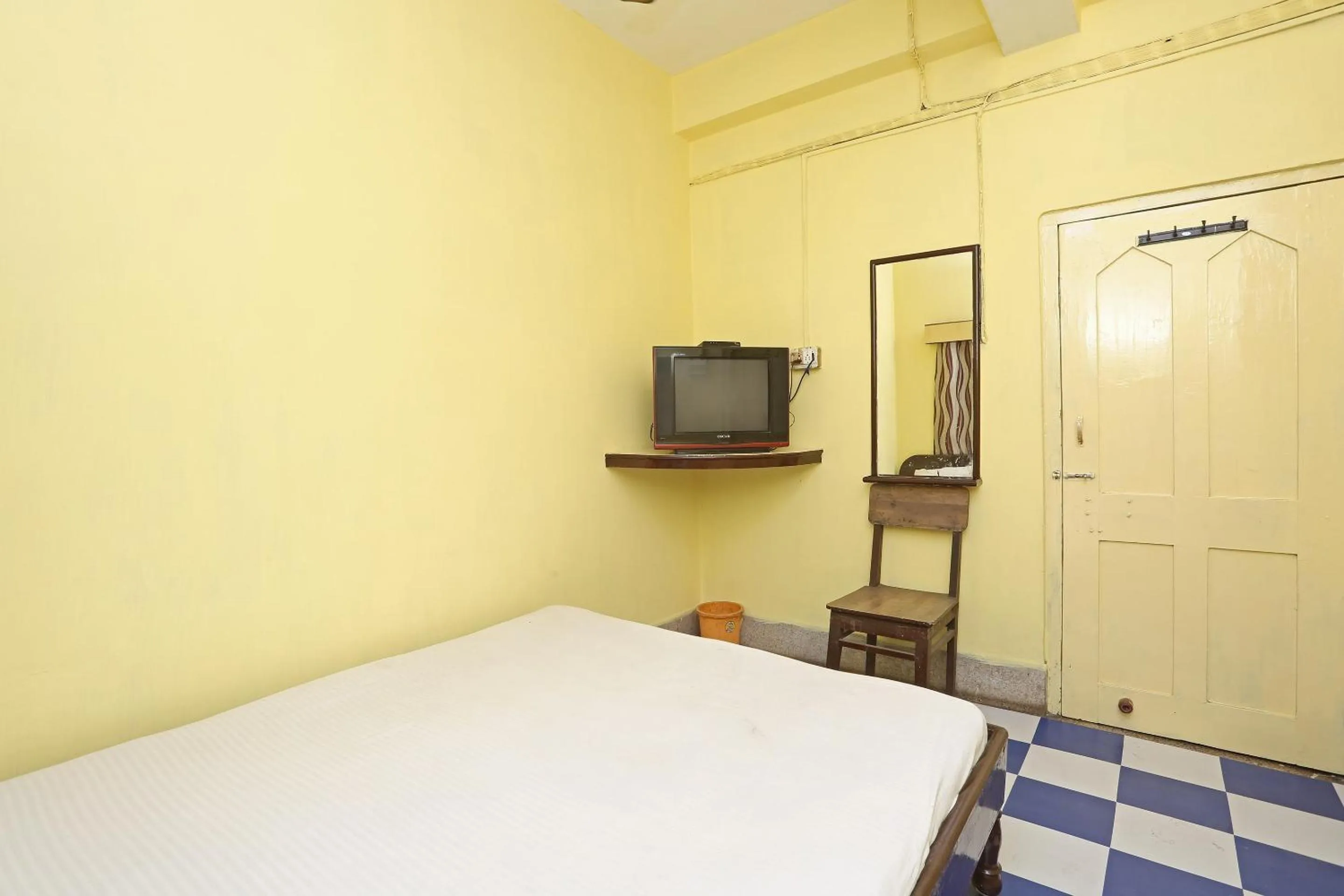 Bedroom, Bed in Hotel O Surya