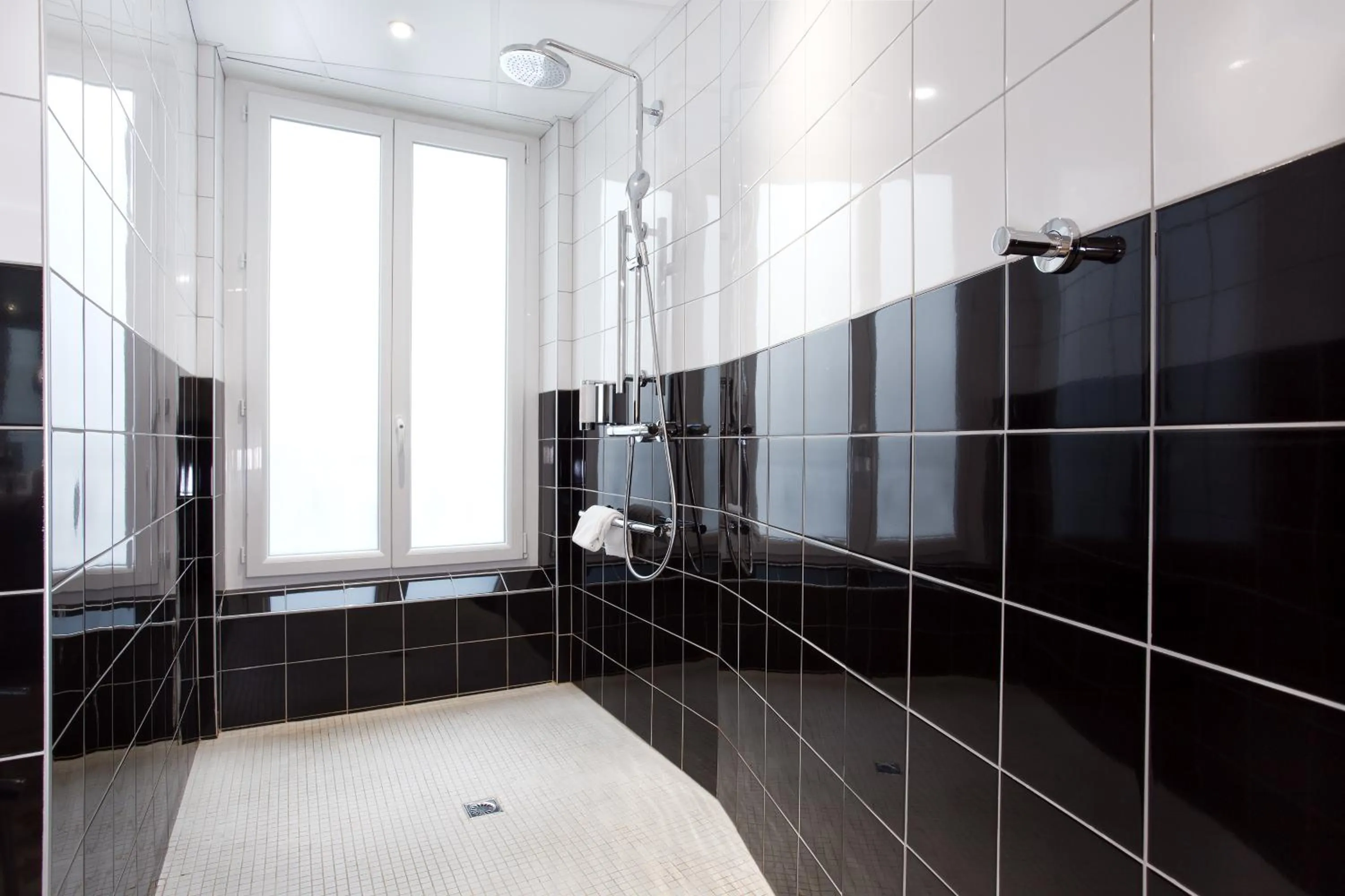 Shower in Hotel Albert 1er