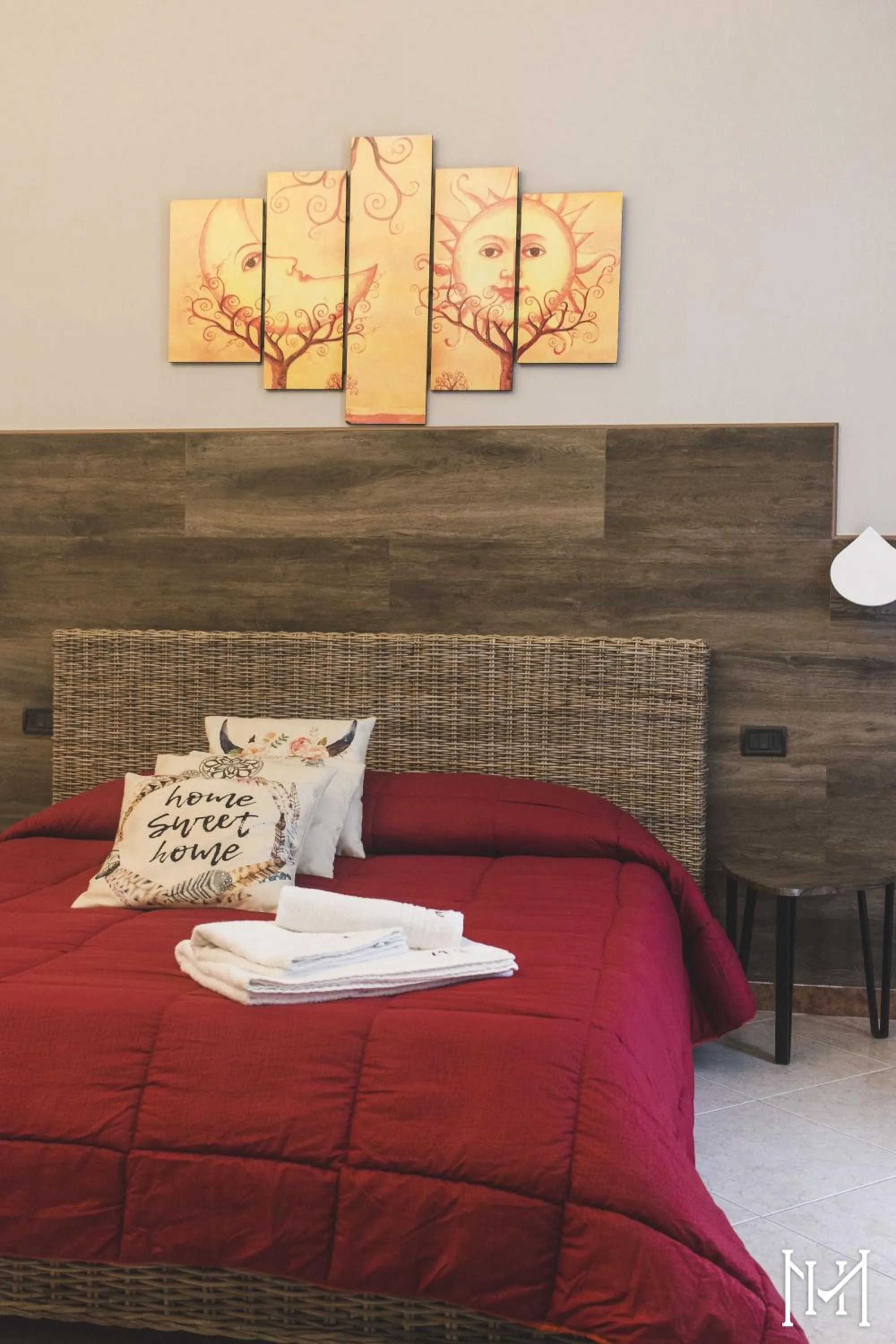 Photo of the whole room, Bed in Mulberry House