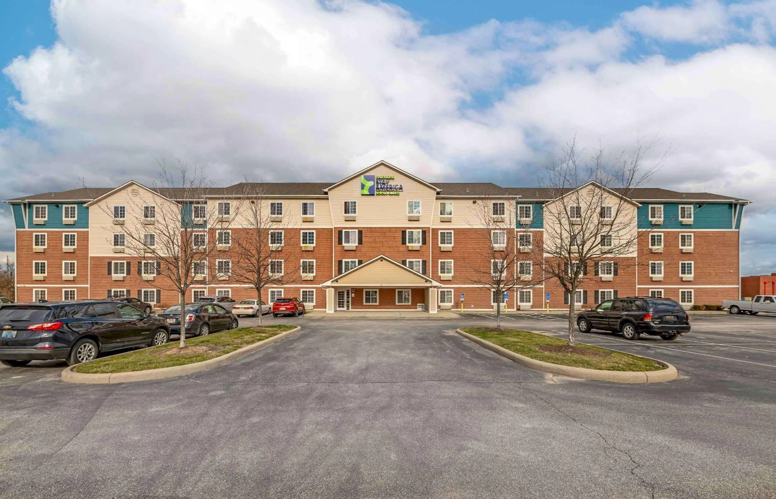 Property building in Extended Stay America Select Suites - Cincinnati - Florence - Airport