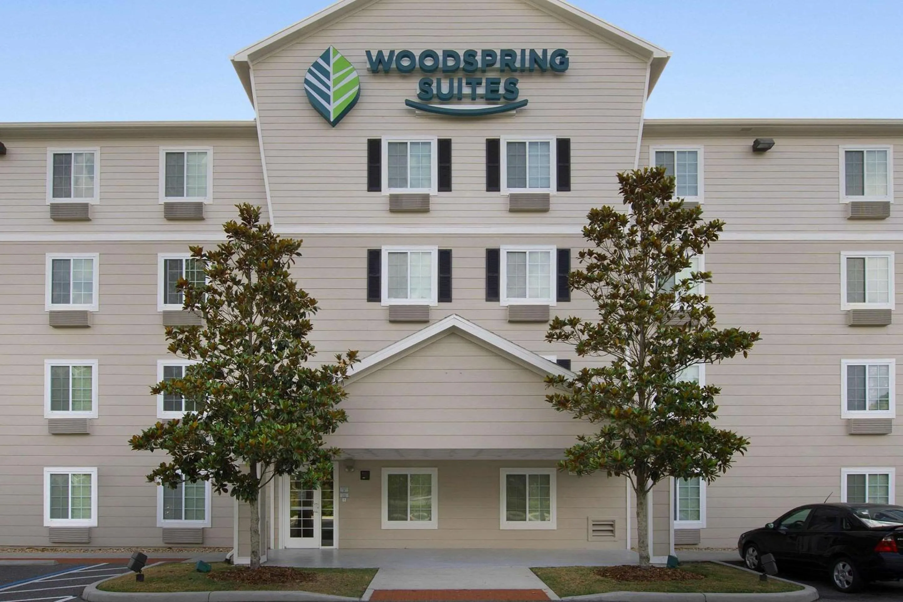 Property building in WoodSpring Suites Gainesville I-75