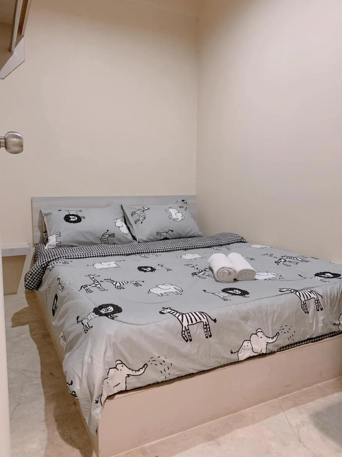 Sleepbox Hostel Suratthani