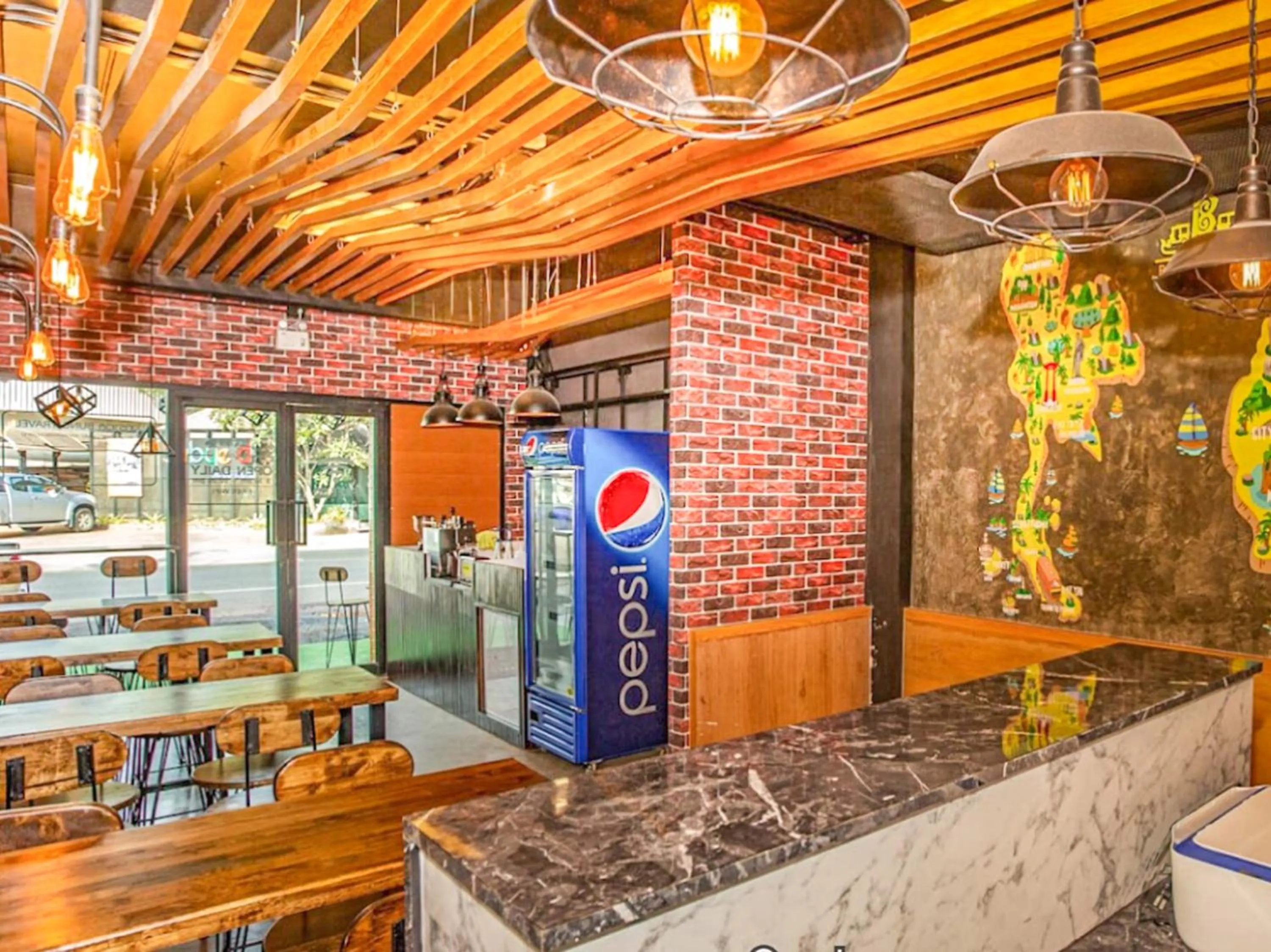 Restaurant/places to eat in Sleepbox Hostel Suratthani