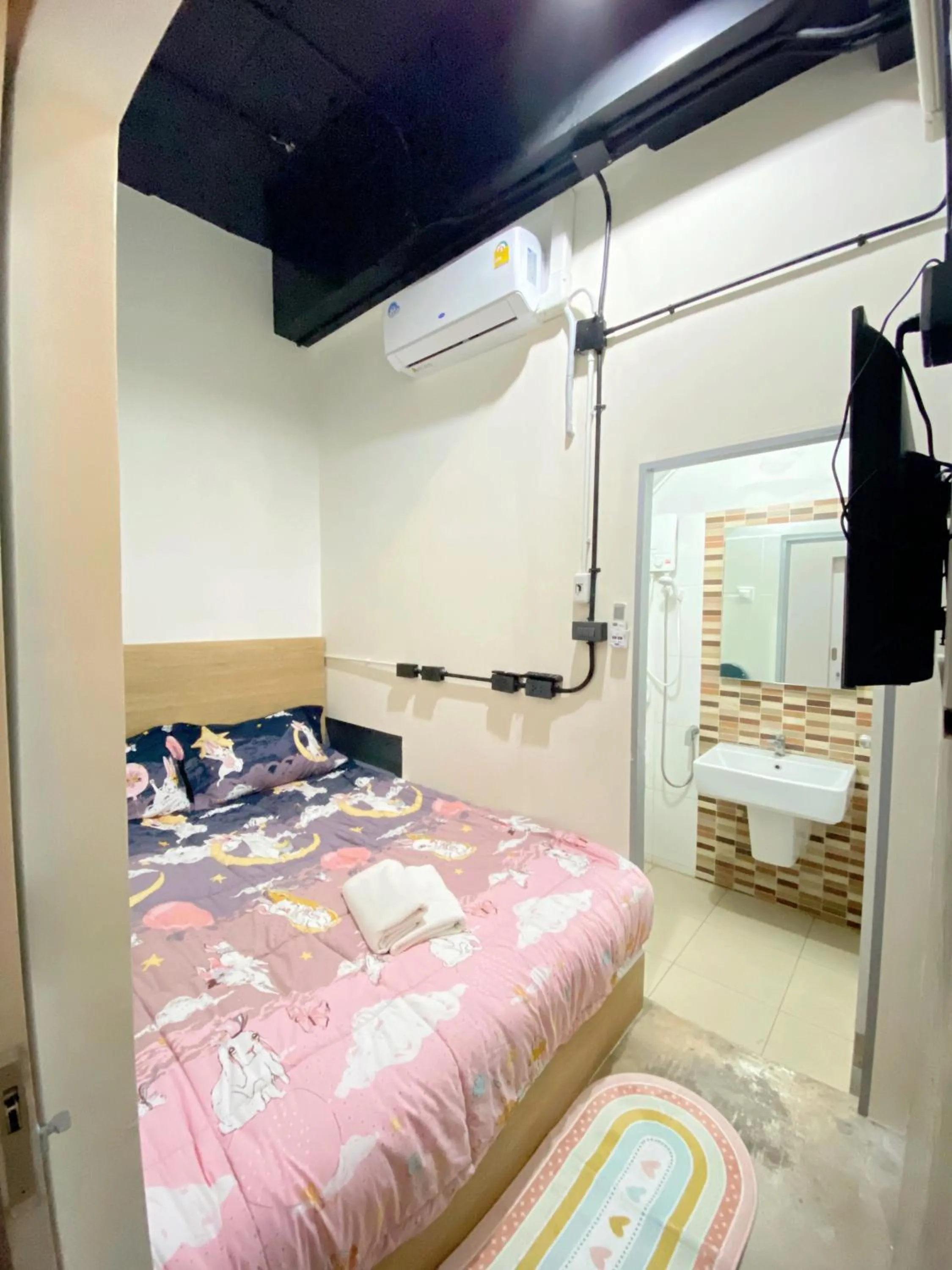 Sleepbox Hostel Suratthani