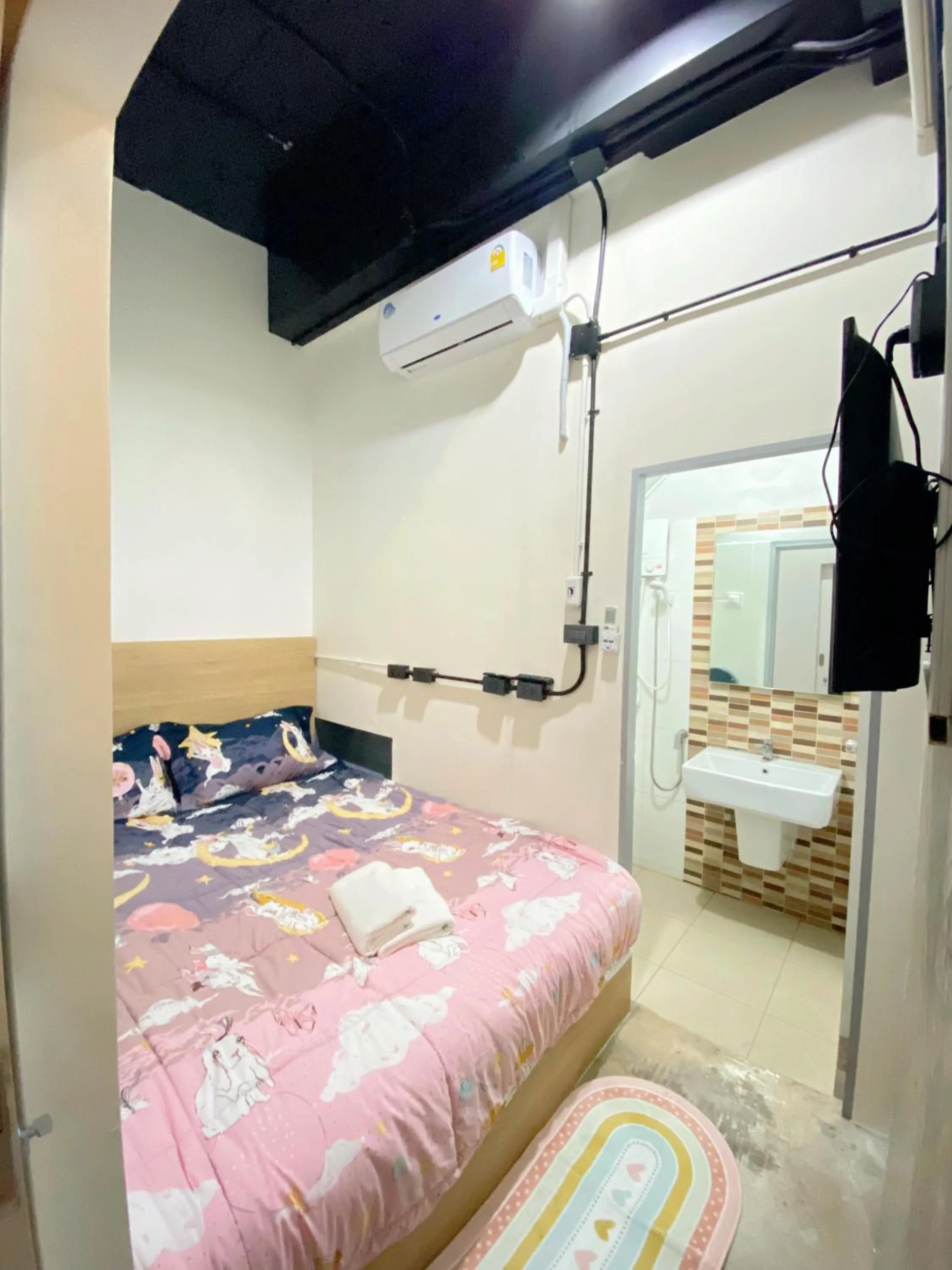 Sleepbox Hostel Suratthani