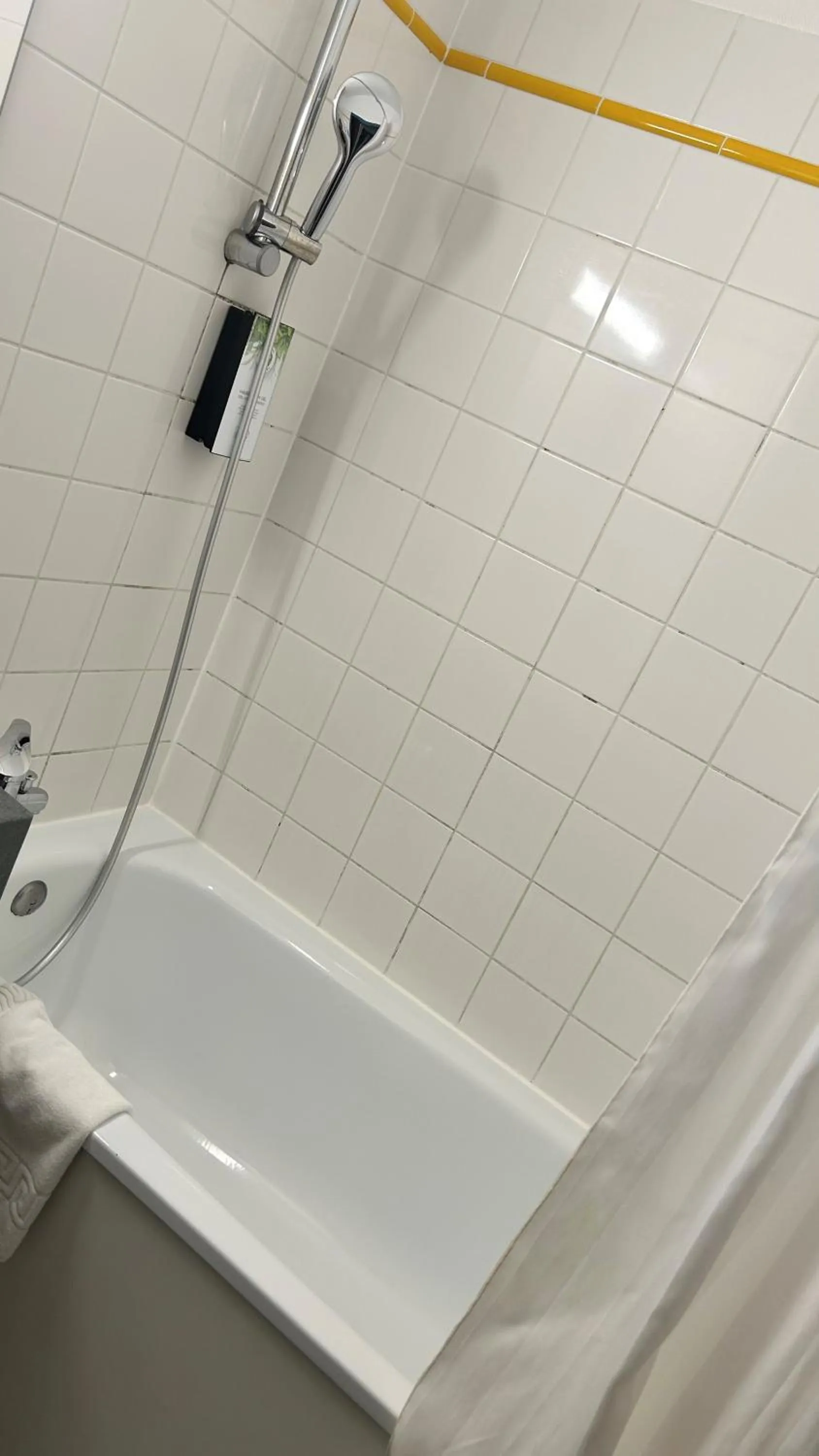 Bathroom in Kyriad Marne-La-Vallée Torcy