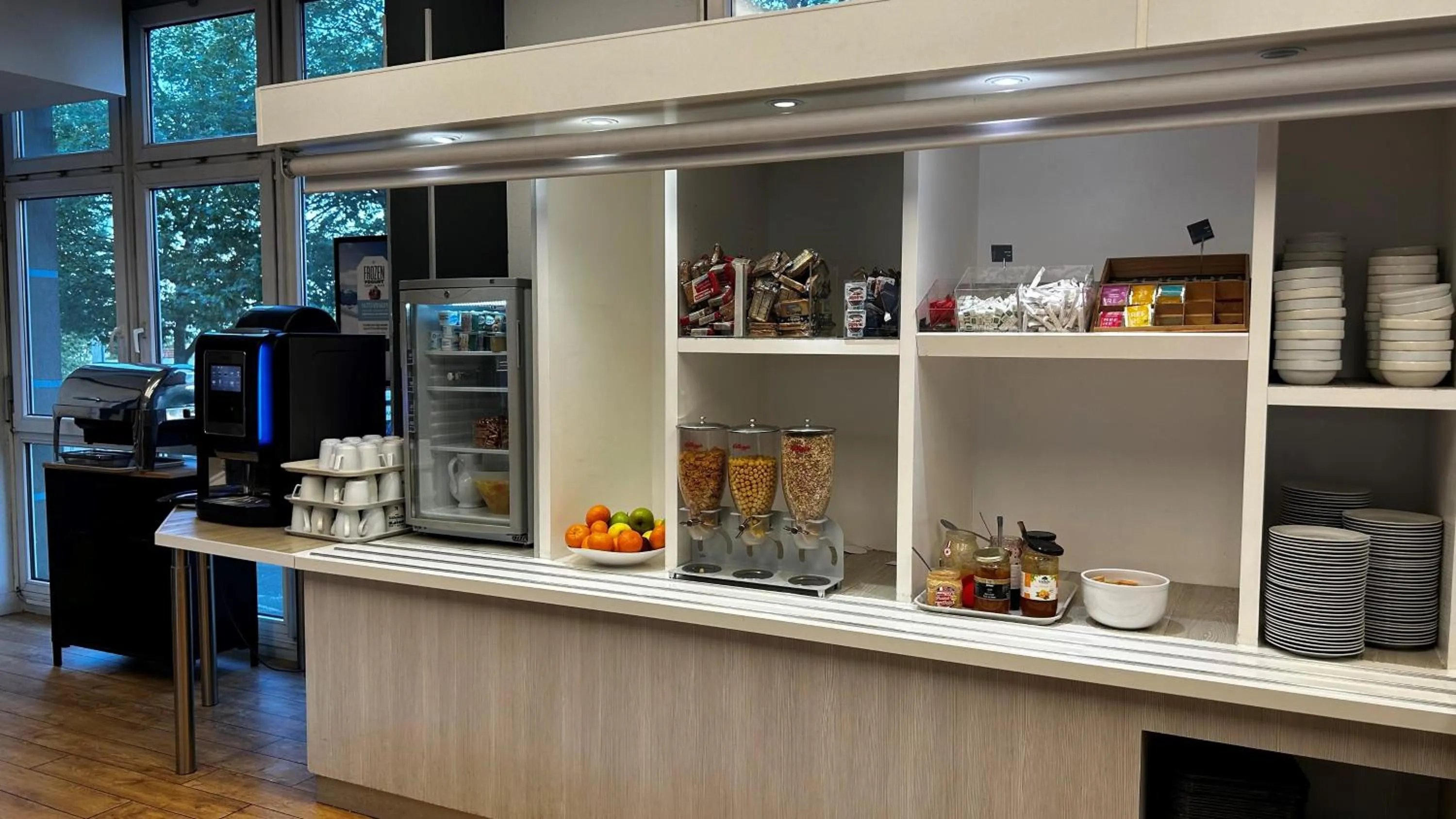 Buffet breakfast in Kyriad Marne-La-Vallée Torcy