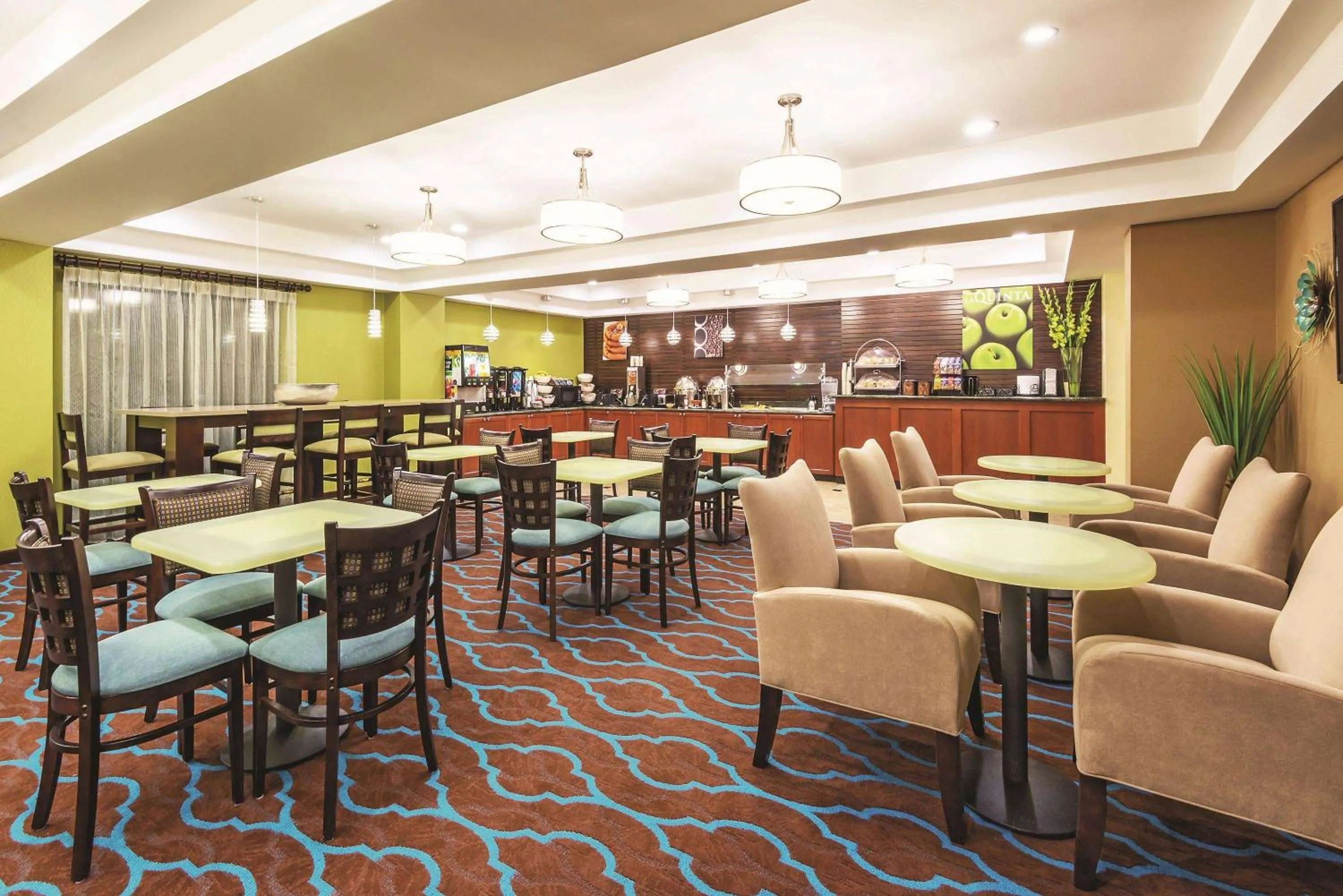 Restaurant/places to eat in La Quinta by Wyndham Boise Towne Square