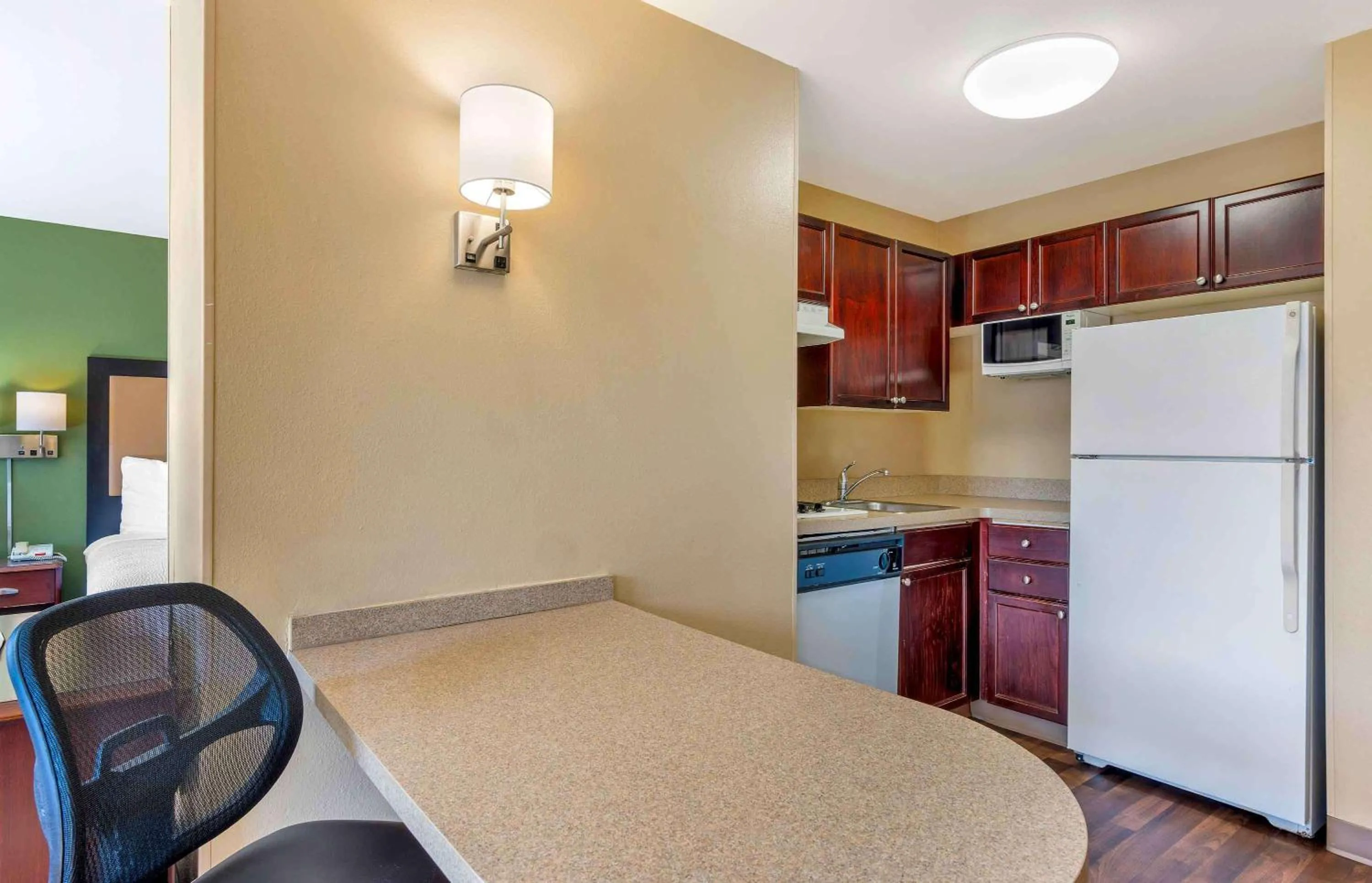 Bedroom in Extended Stay America Suites - Columbus - Polaris