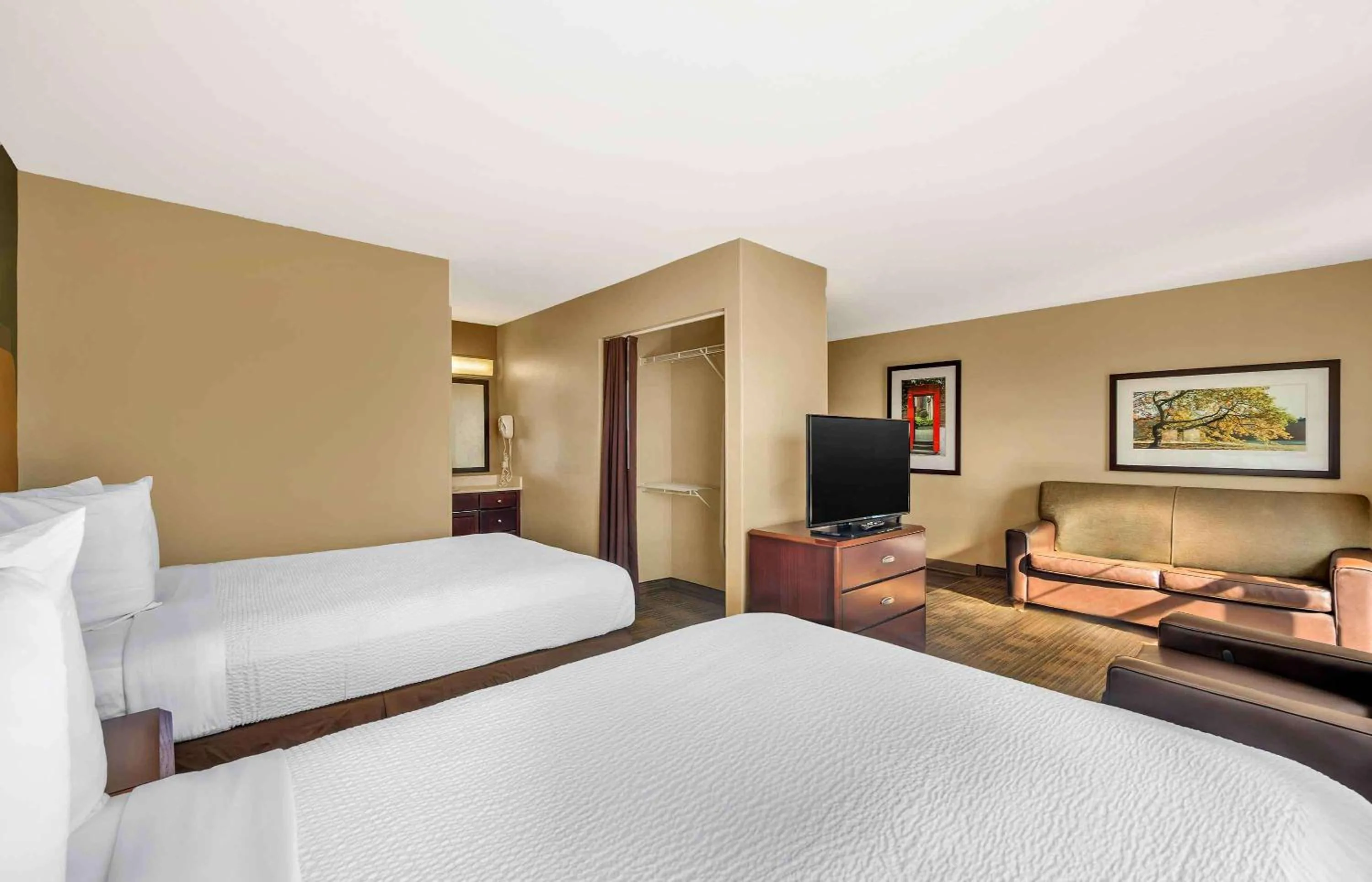 Bedroom, Bed in Extended Stay America Suites - Columbus - Polaris