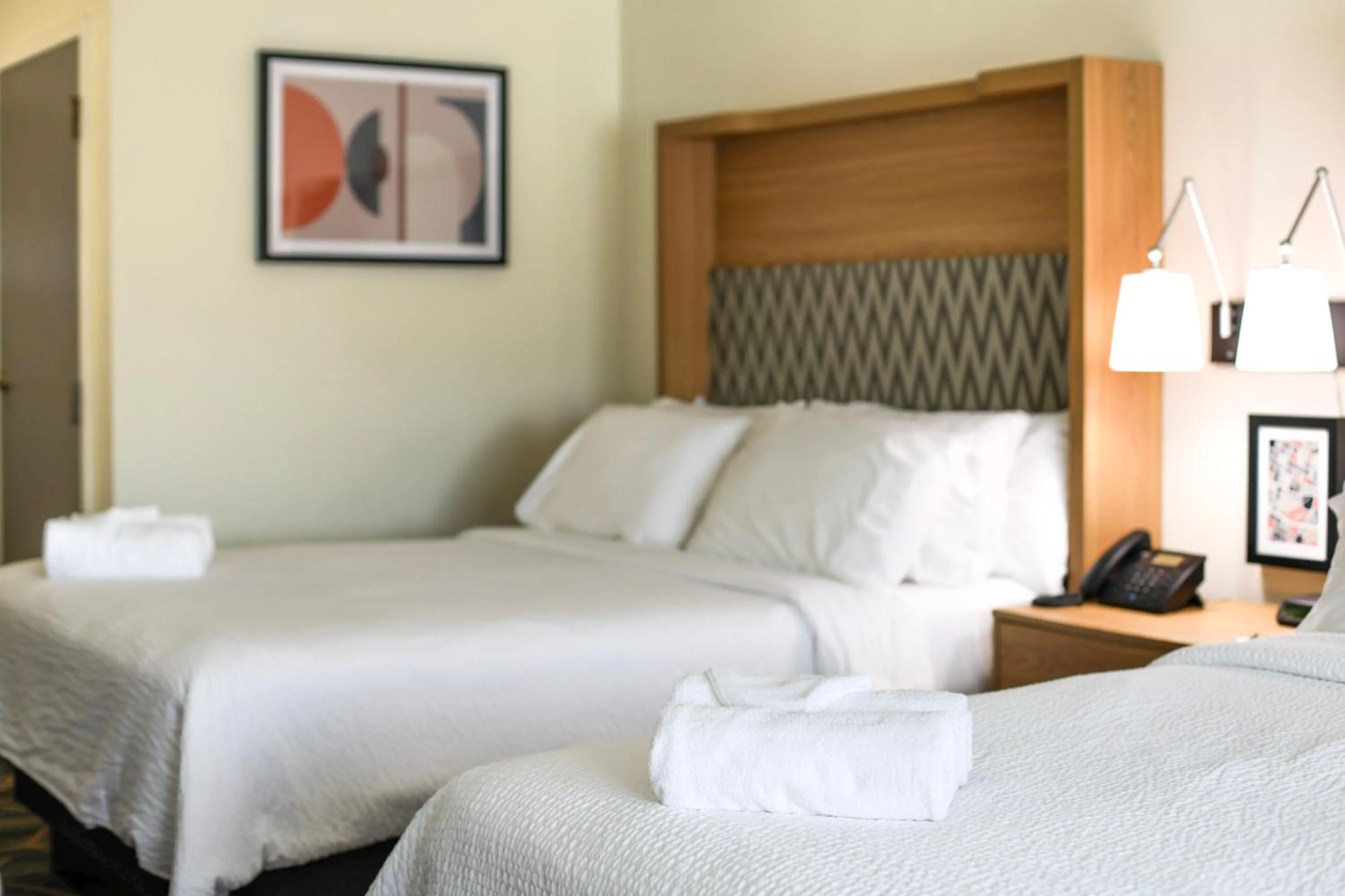 Bed in Holiday Inn Redding by IHG