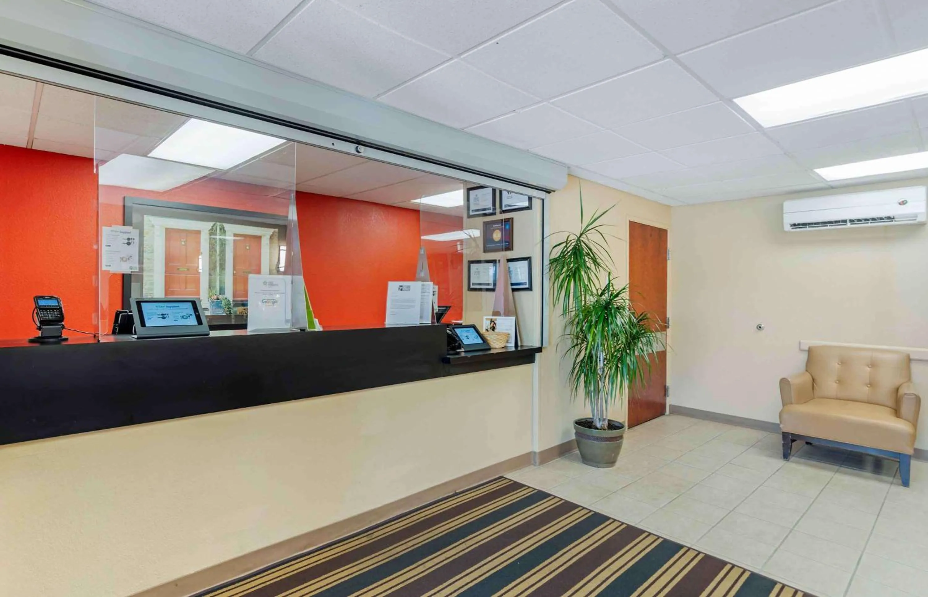 Lobby or reception in Extended Stay America Select Suites - Chicago - Rolling Meadows