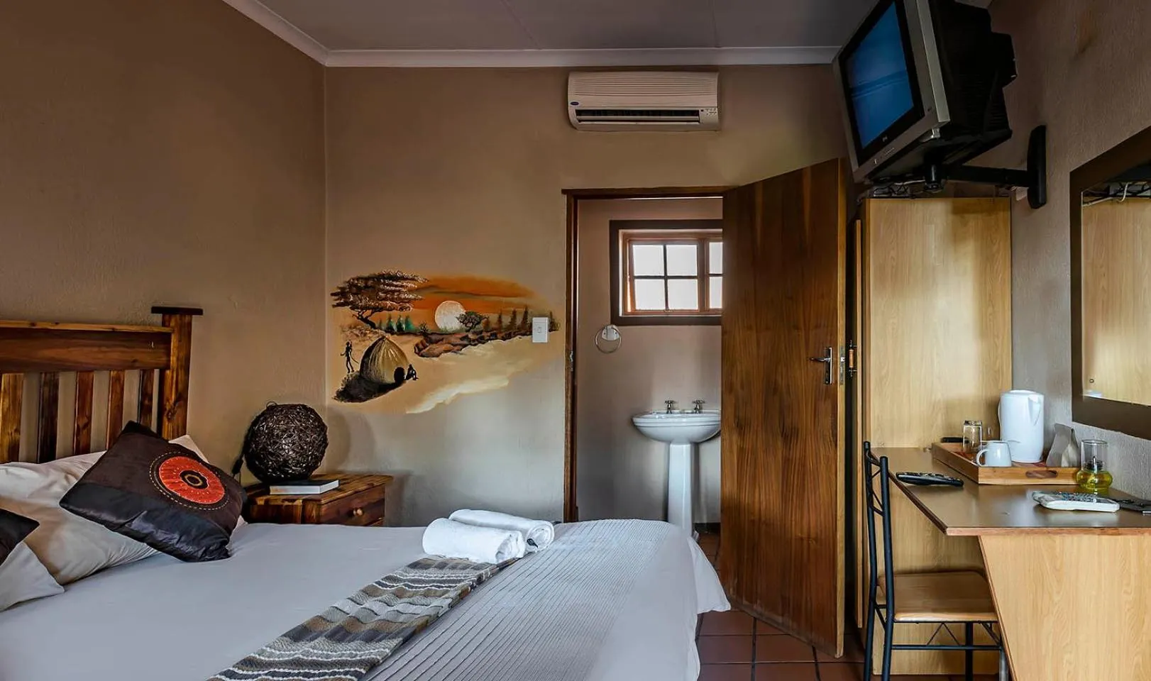 Bedroom, Bed in Kuruman Hotel