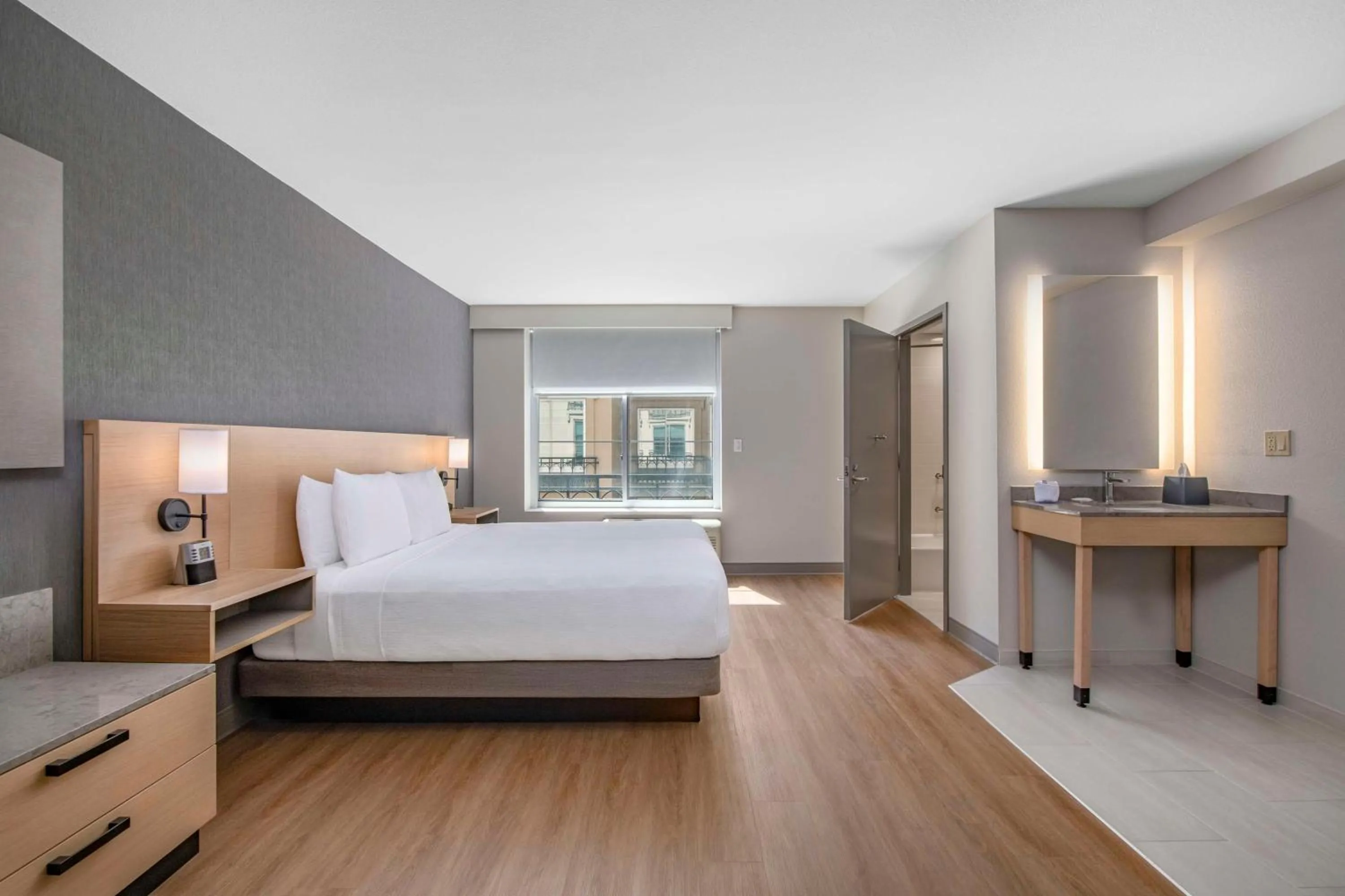 Bedroom, Bed in Hyatt Place Riverside Downtown