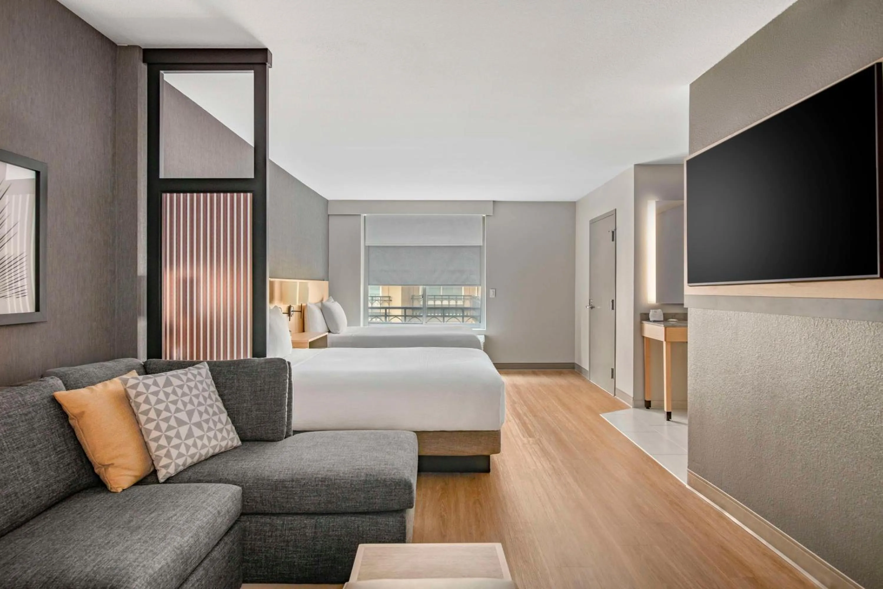 Bedroom, Bed in Hyatt Place Riverside Downtown