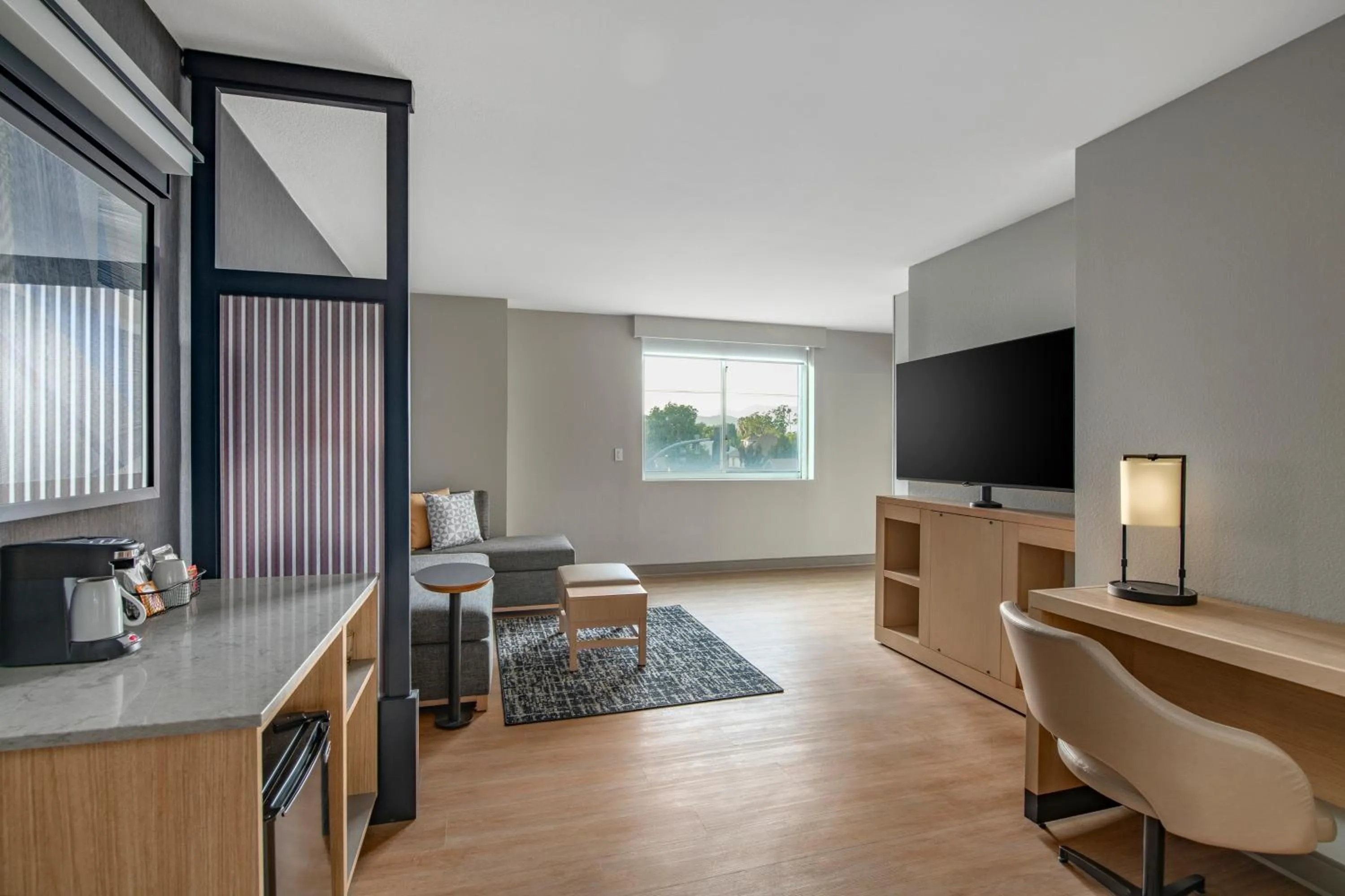 Bed in Hyatt Place Riverside Downtown