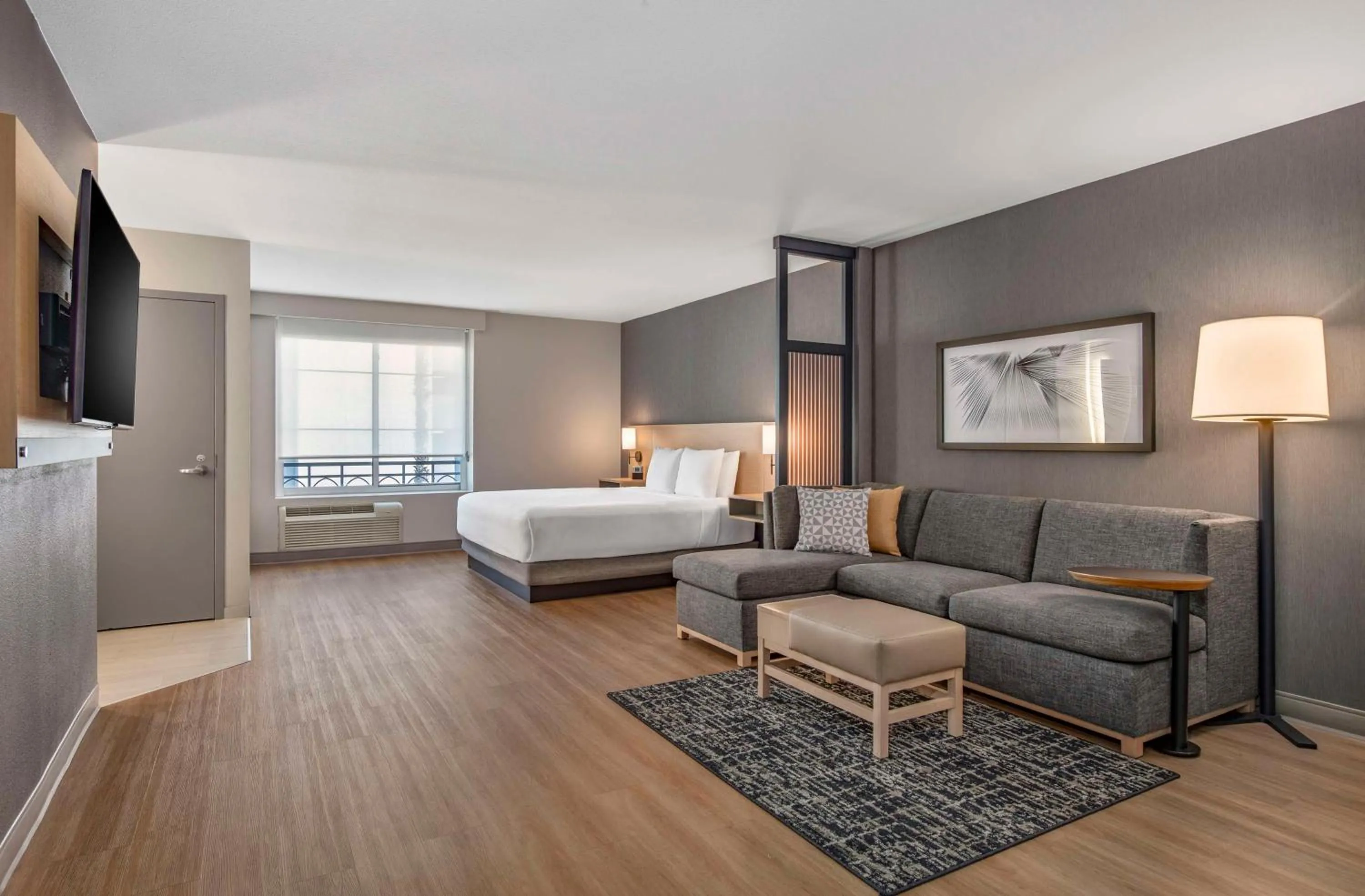 Bedroom, Bed in Hyatt Place Riverside Downtown