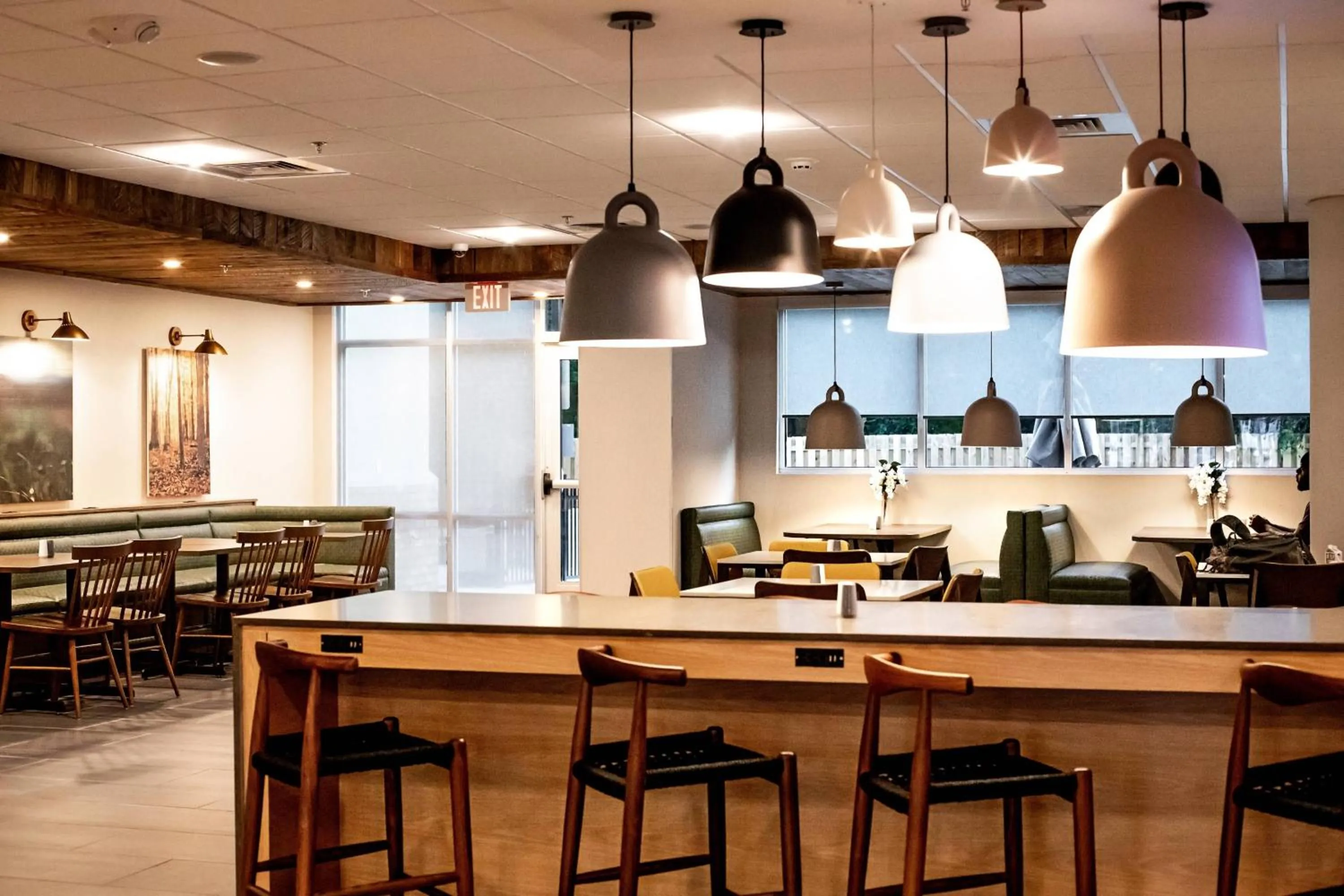 Restaurant/places to eat in Fairfield Inn & Suites by Marriott Richmond Airport